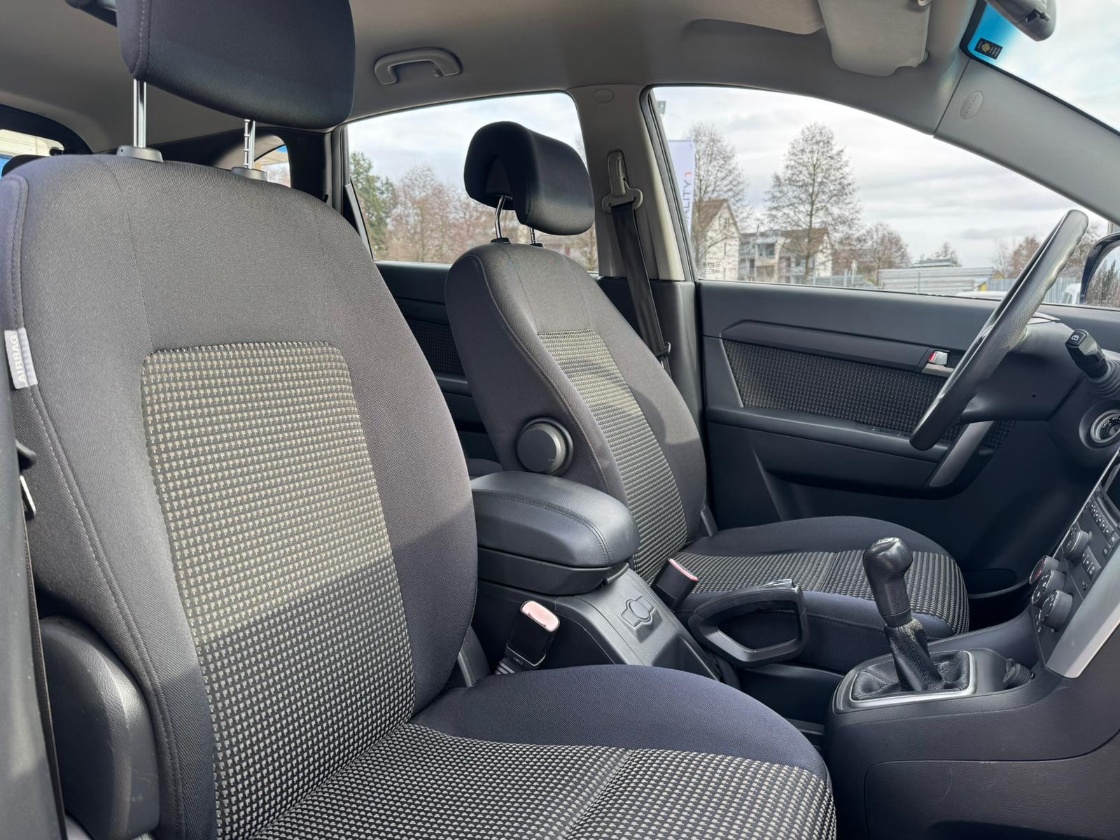 CHEVROLET Captiva 2.0 VCDi LS 2WD-image-14