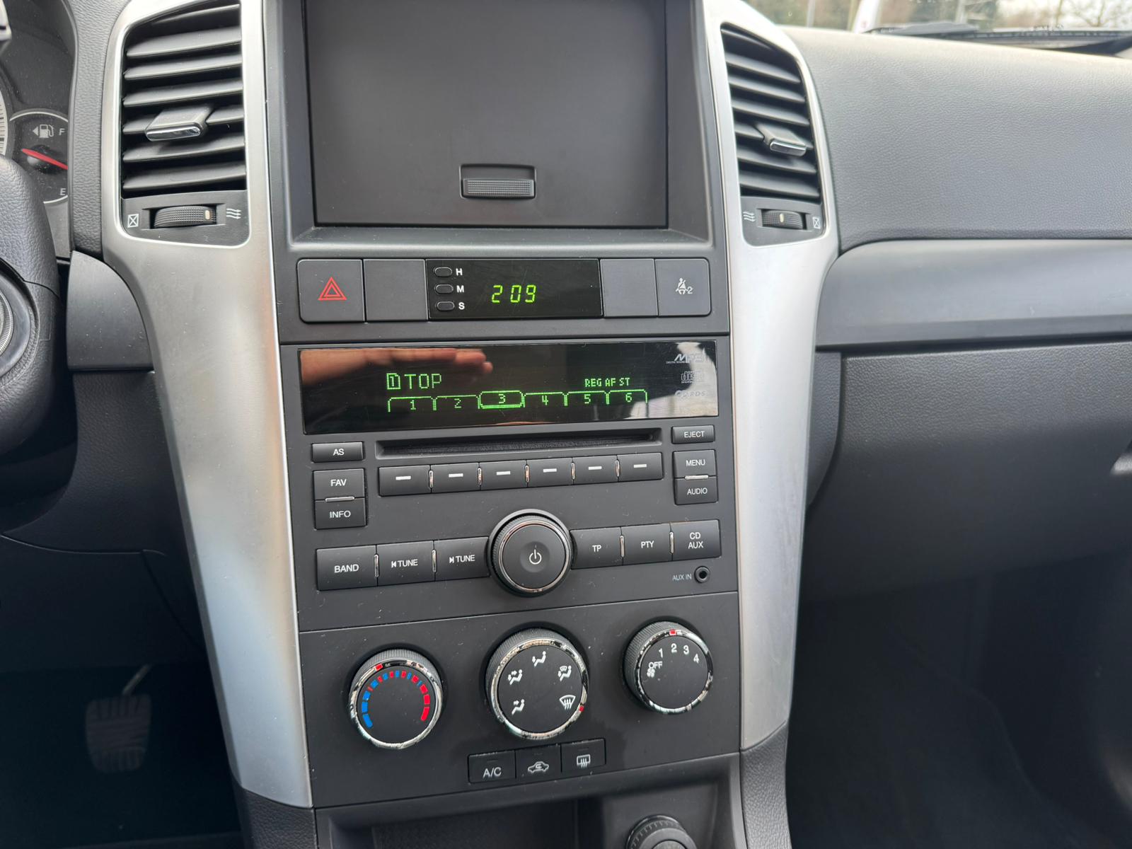 CHEVROLET Captiva 2.0 VCDi LS 2WD-image-18