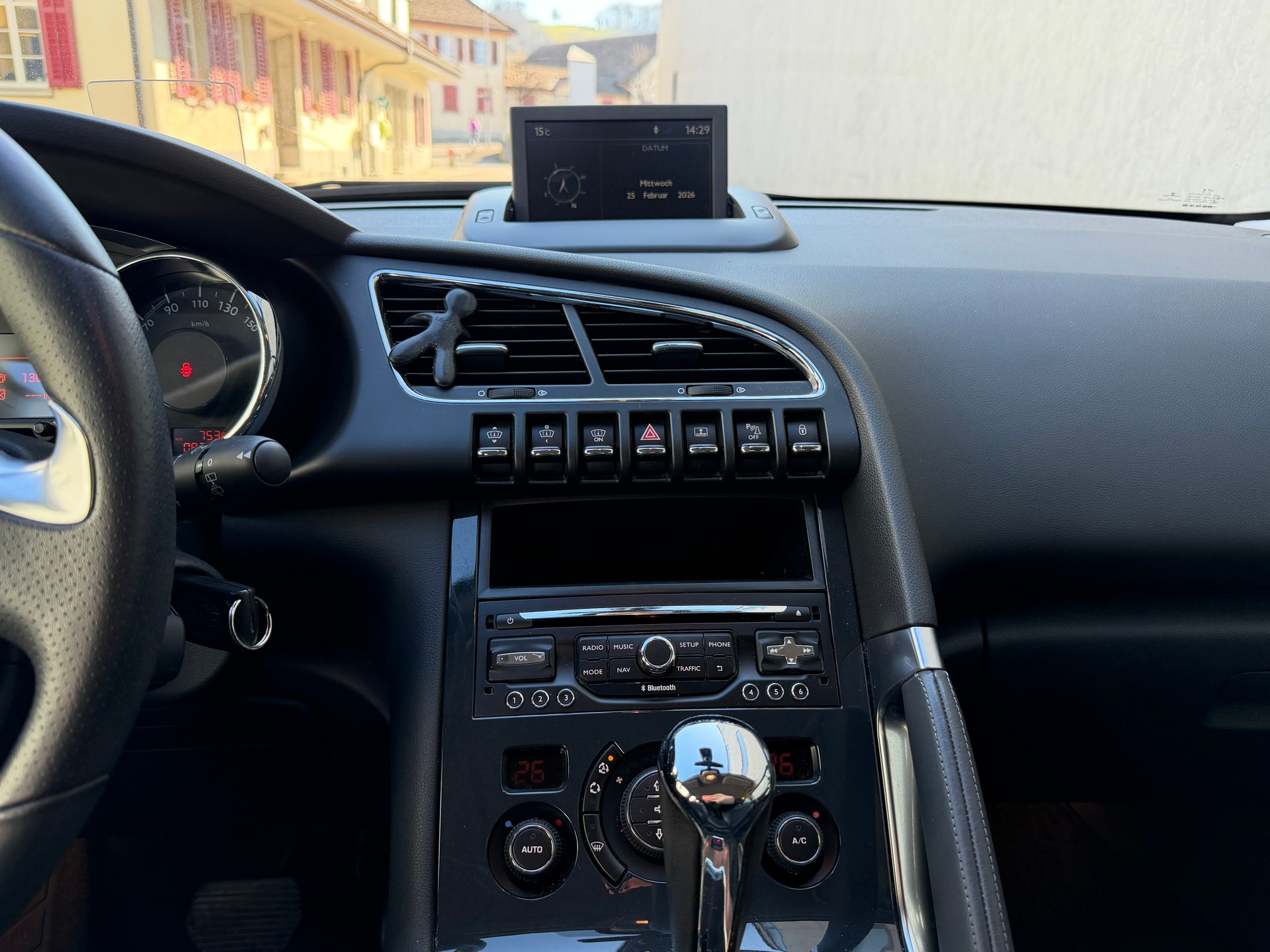 PEUGEOT 3008 2.0 HDI Style Tiptronic-image-14