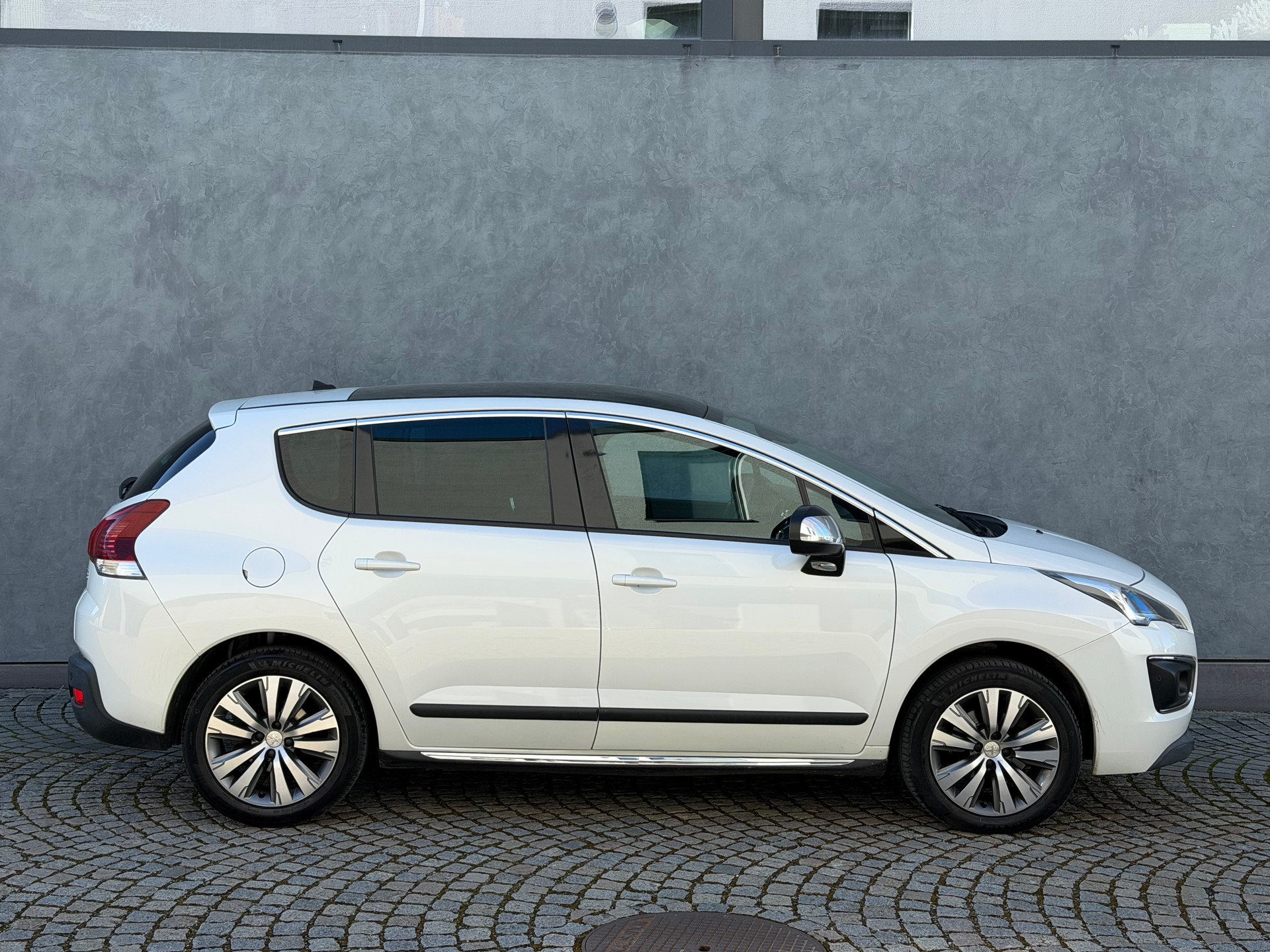 PEUGEOT 3008 2.0 HDI Style Tiptronic-image-6