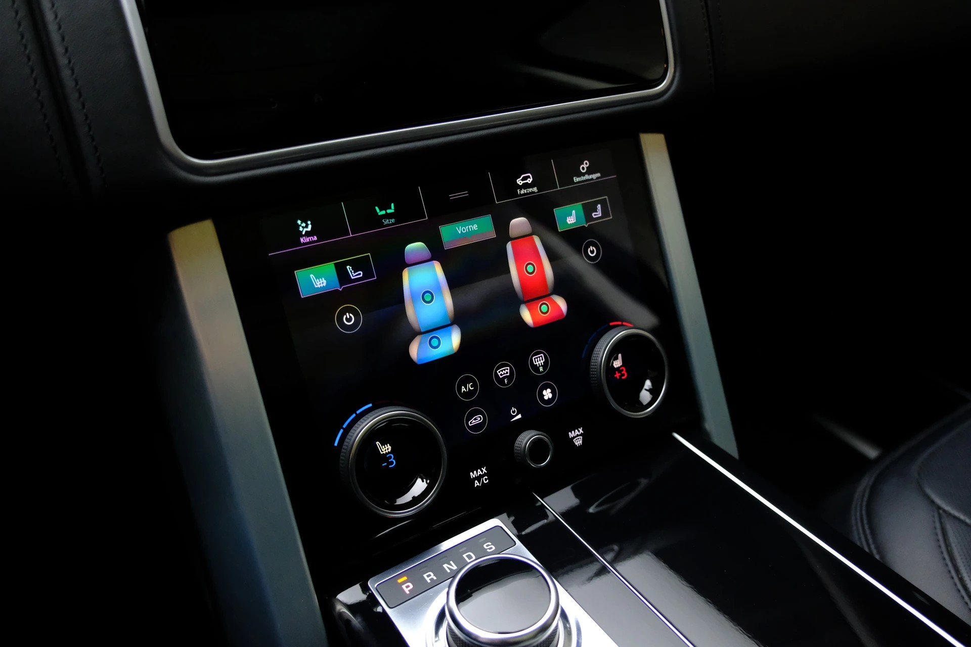 LAND ROVER Range Rover 4.4 SDV8 Autobiography Automatic-image-21