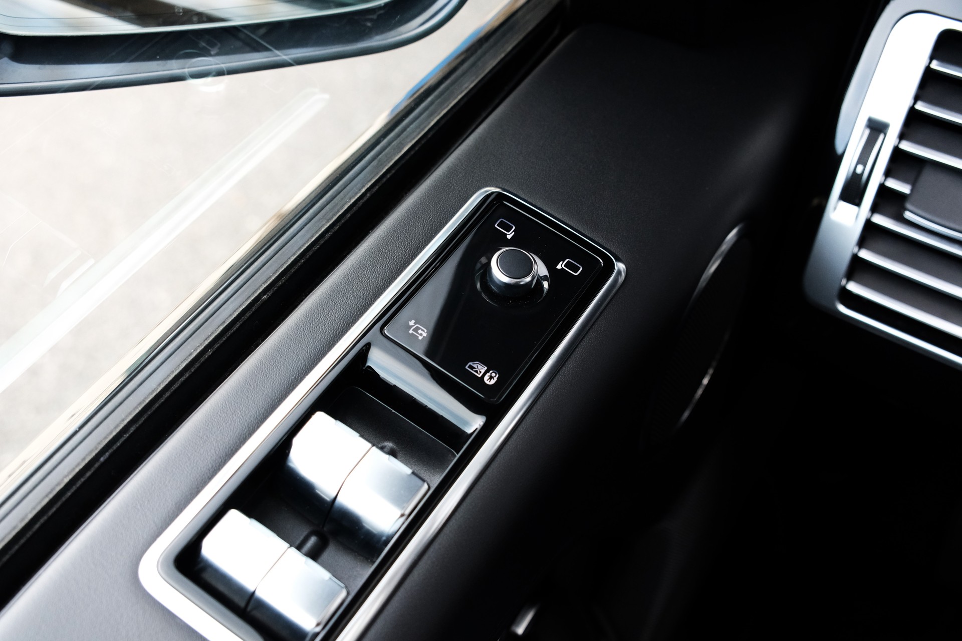 LAND ROVER Range Rover 4.4 SDV8 Autobiography Automatic-image-19