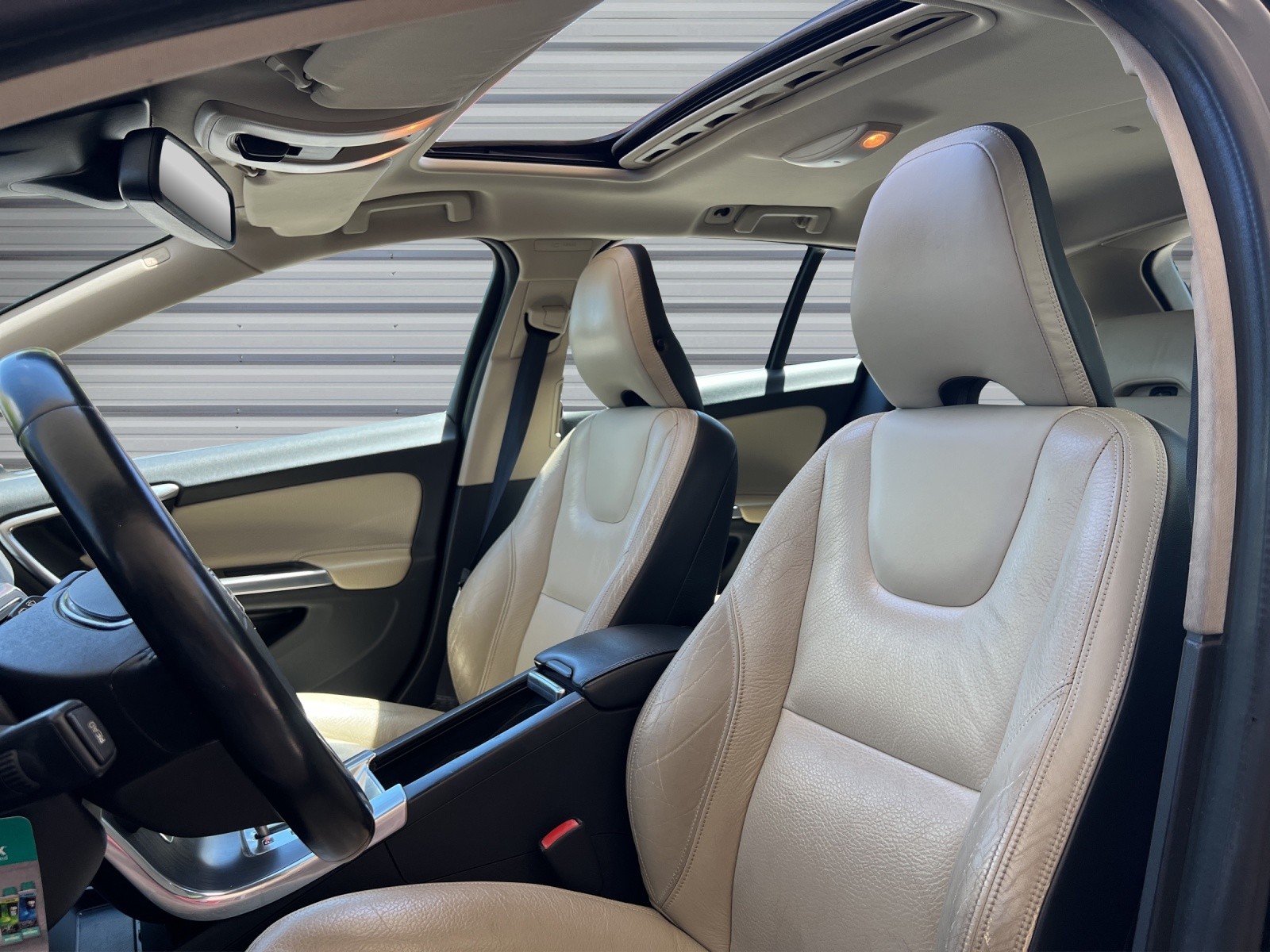 VOLVO V60 D5 AWD Summum Geartronic-image-13