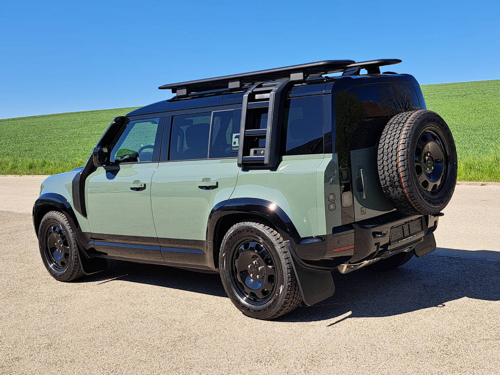 LAND ROVER Defender 110 3.0 D I6 350cv Trophy Edition Keswick Green-image-7