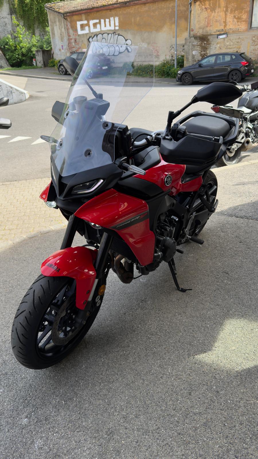 YAMAHA Tracer 9-showroom-element-3
