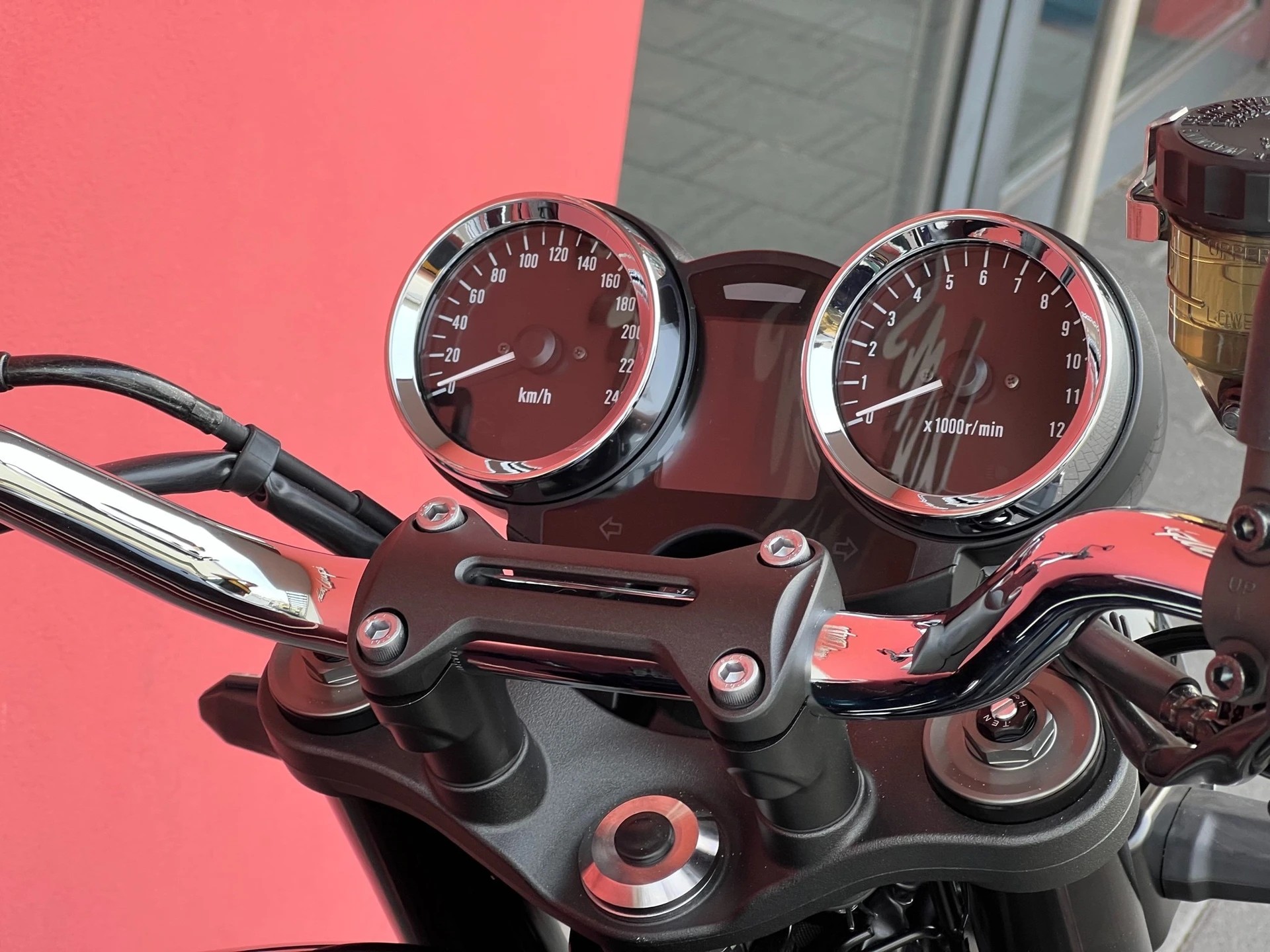 KAWASAKI Z 900 RS-image-10
