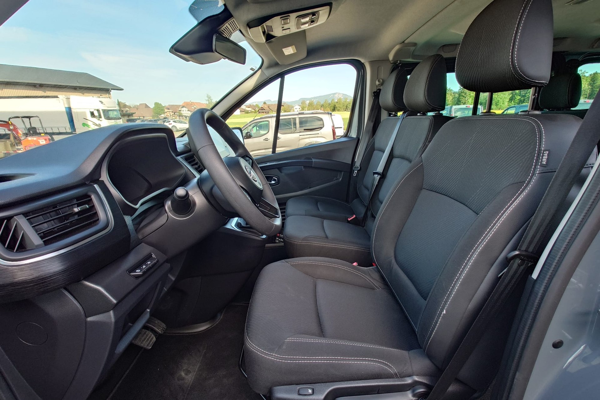 NISSAN Primastarr Kombi 2.8 t L1 H1 2. Tekna-image-9