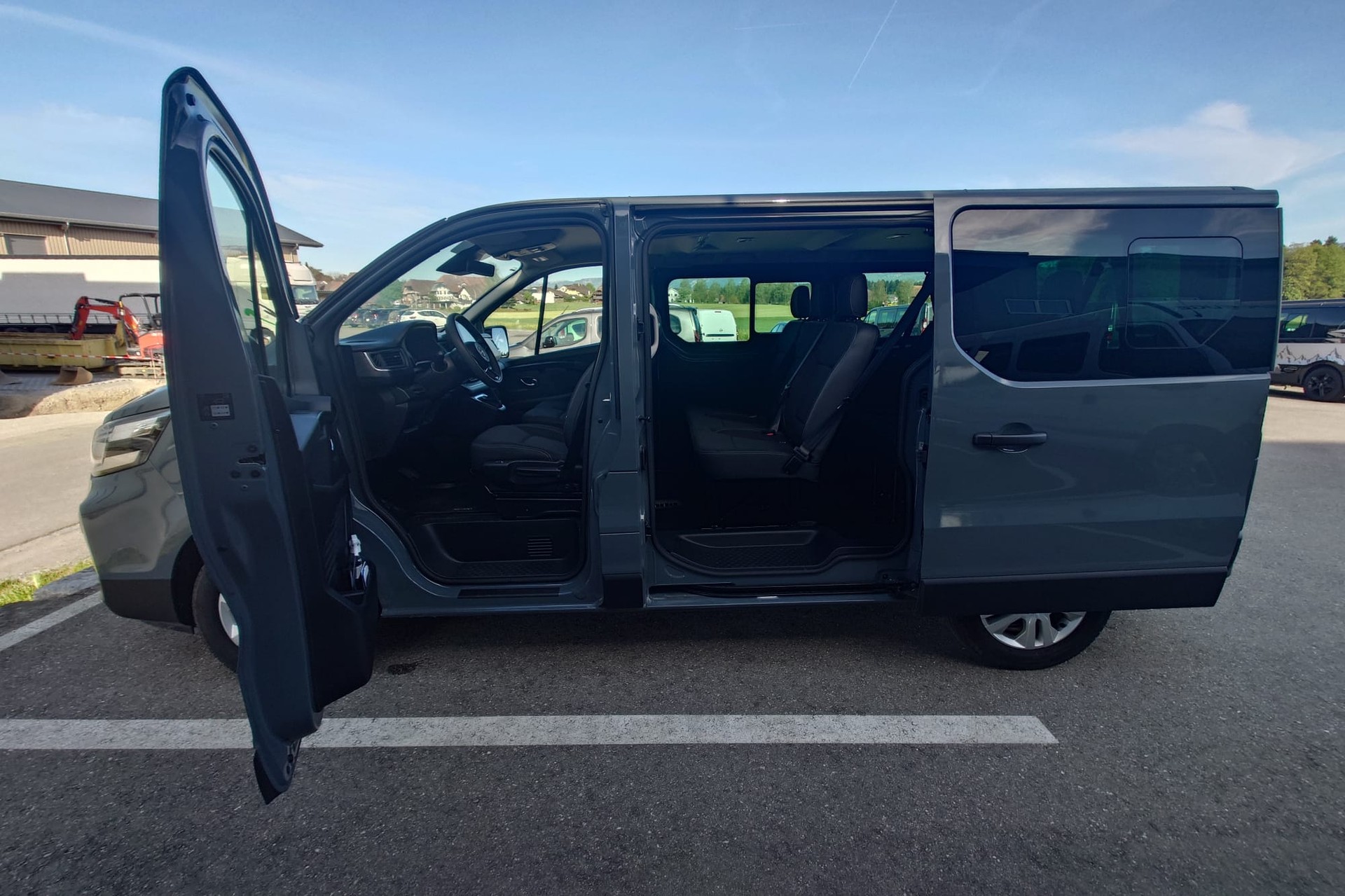 NISSAN Primastarr Kombi 2.8 t L1 H1 2. Tekna-image-5