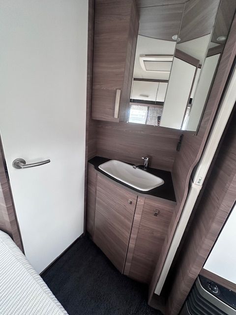KNAUS Sport 450FU Silver Edition-image-3