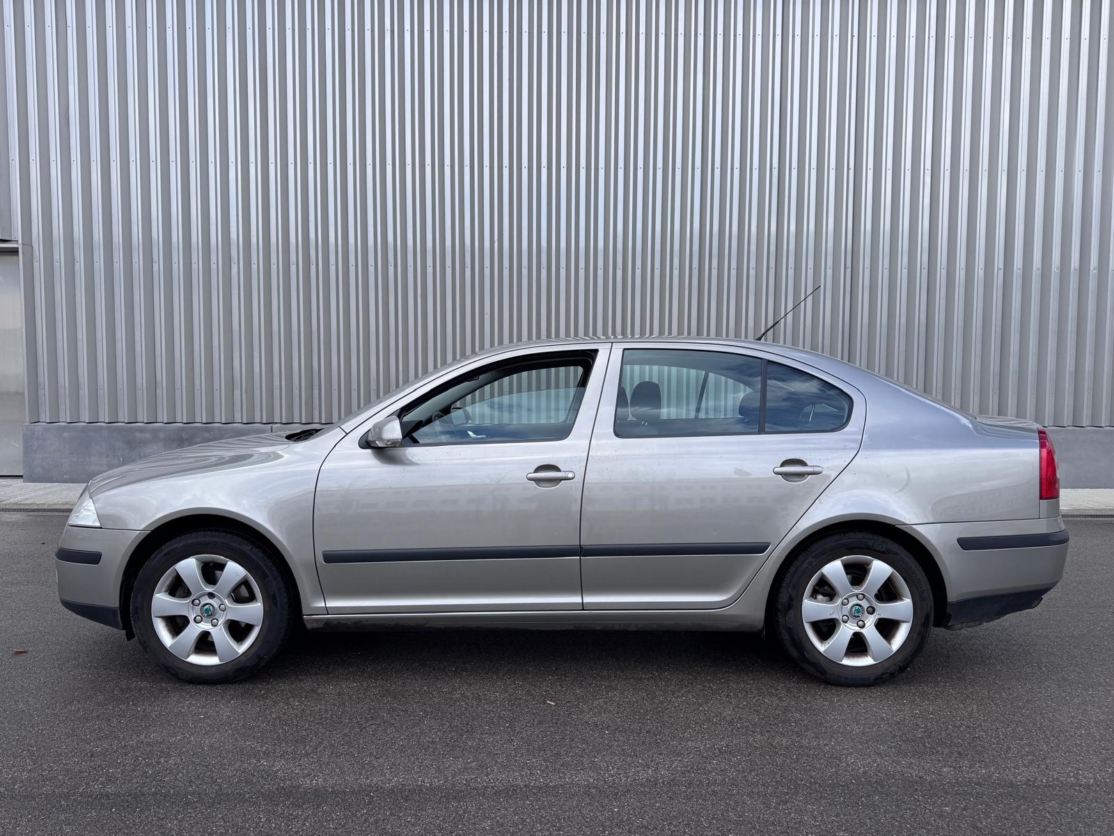 SKODA Octavia 2.0 FSI Elegance