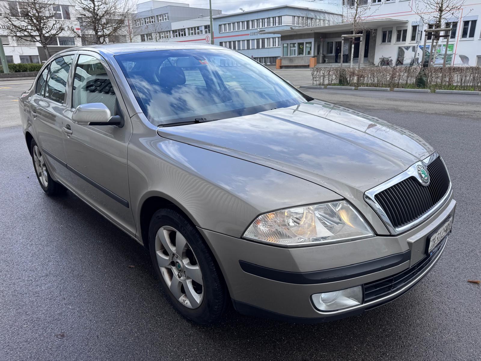 SKODA Octavia 2.0 FSI Elegance-image-3