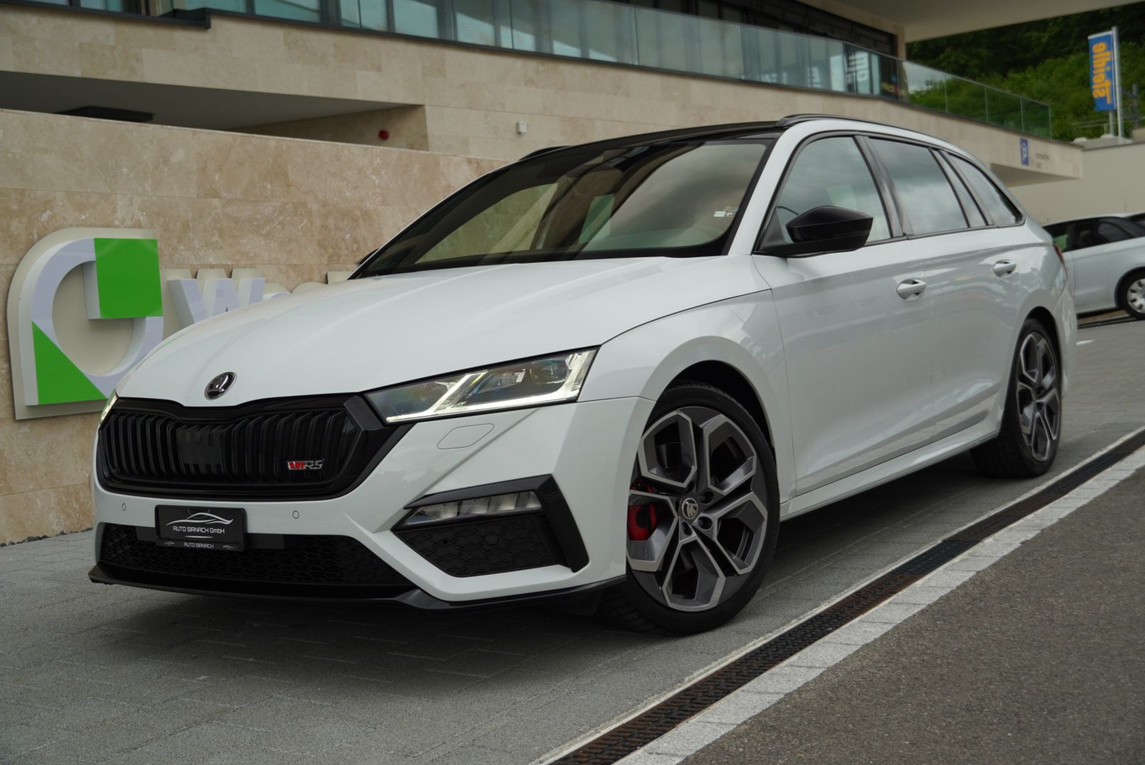 SKODA Octavia Combi 2.0 TSI DSG RS