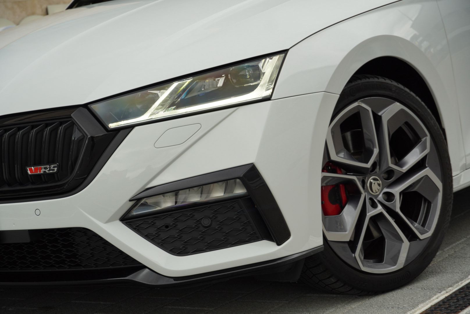SKODA Octavia Combi 2.0 TSI DSG RS-showroom-element-2