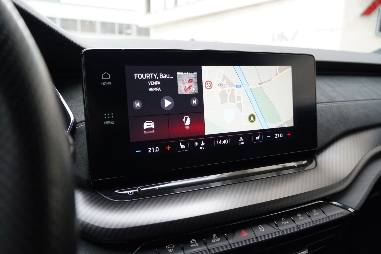 SKODA Octavia Combi 2.0 TSI DSG RS-image-19