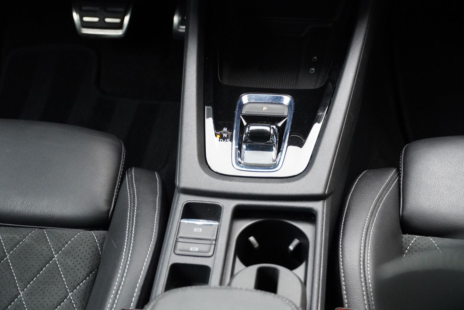 SKODA Octavia Combi 2.0 TSI DSG RS-image-13