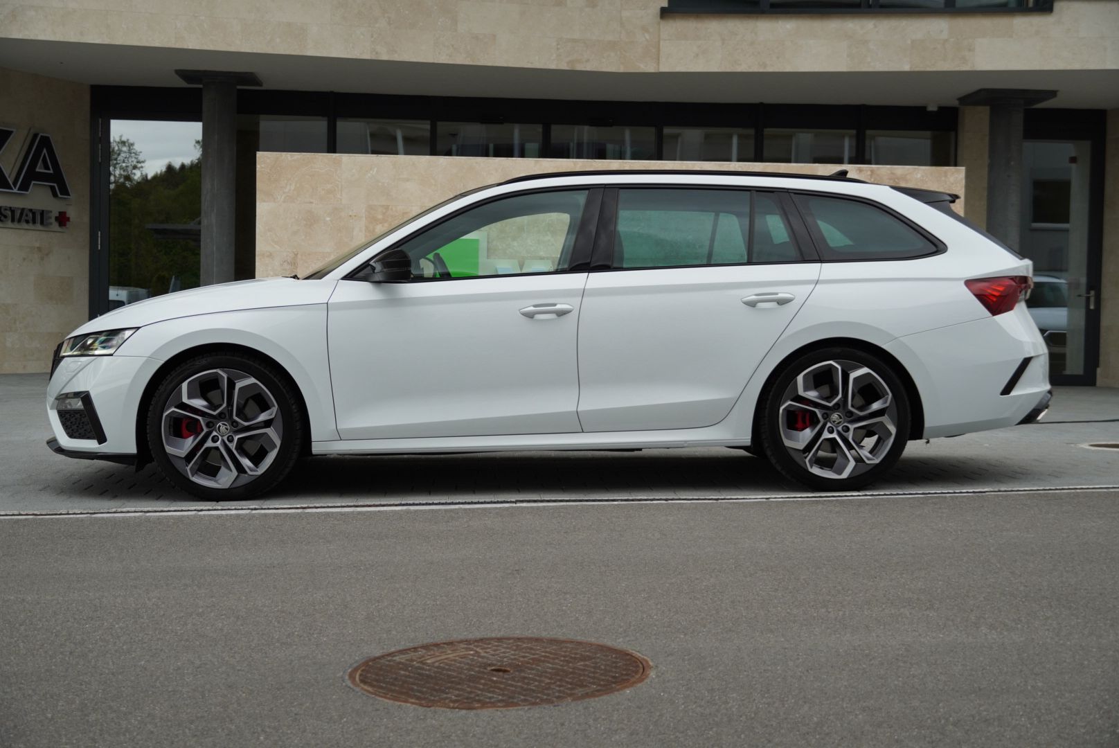SKODA Octavia Combi 2.0 TSI DSG RS-image-7