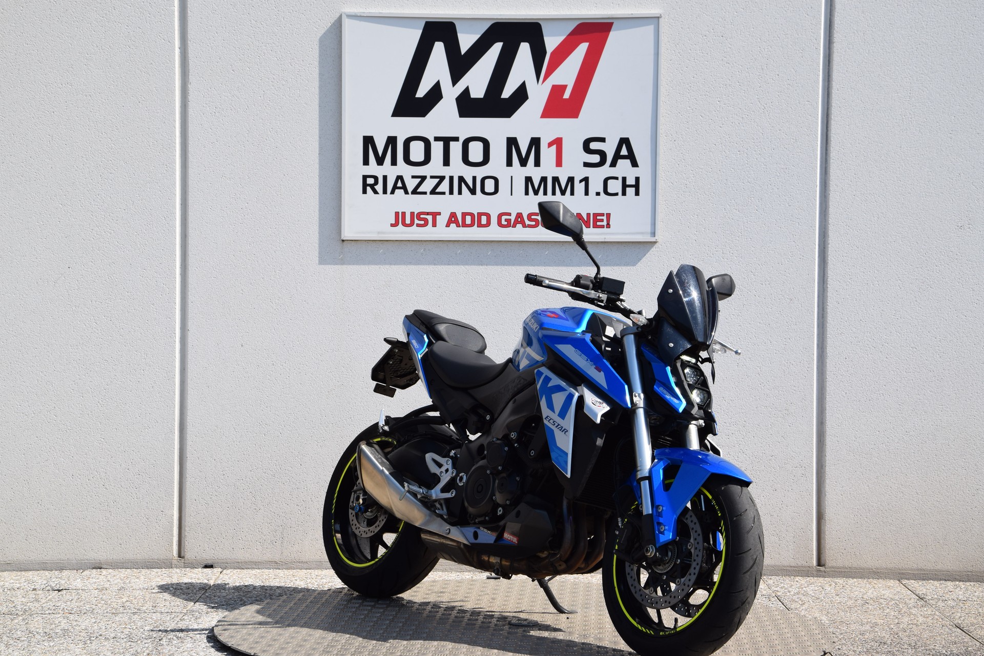 SUZUKI GSX-S 950 (35kW)-showroom-element-1