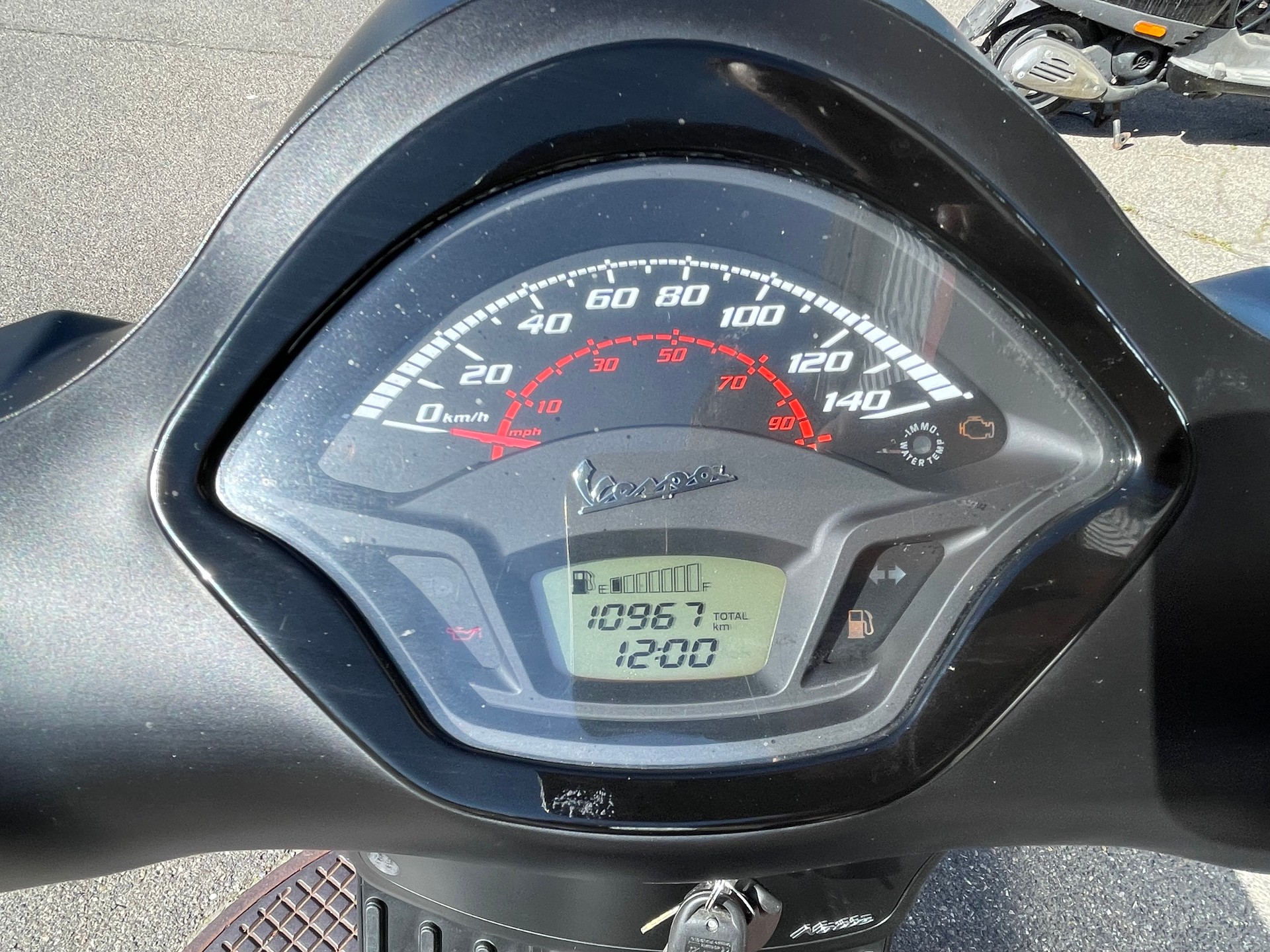 PIAGGIO Vespa GTS 300 HPE Racing Sixties ABS/ASR-image-8