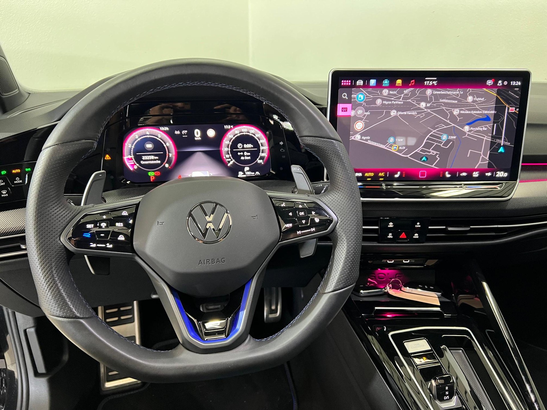 VW Golf 2.0 TSI R Black Edition DSG 4 Motion-image-5