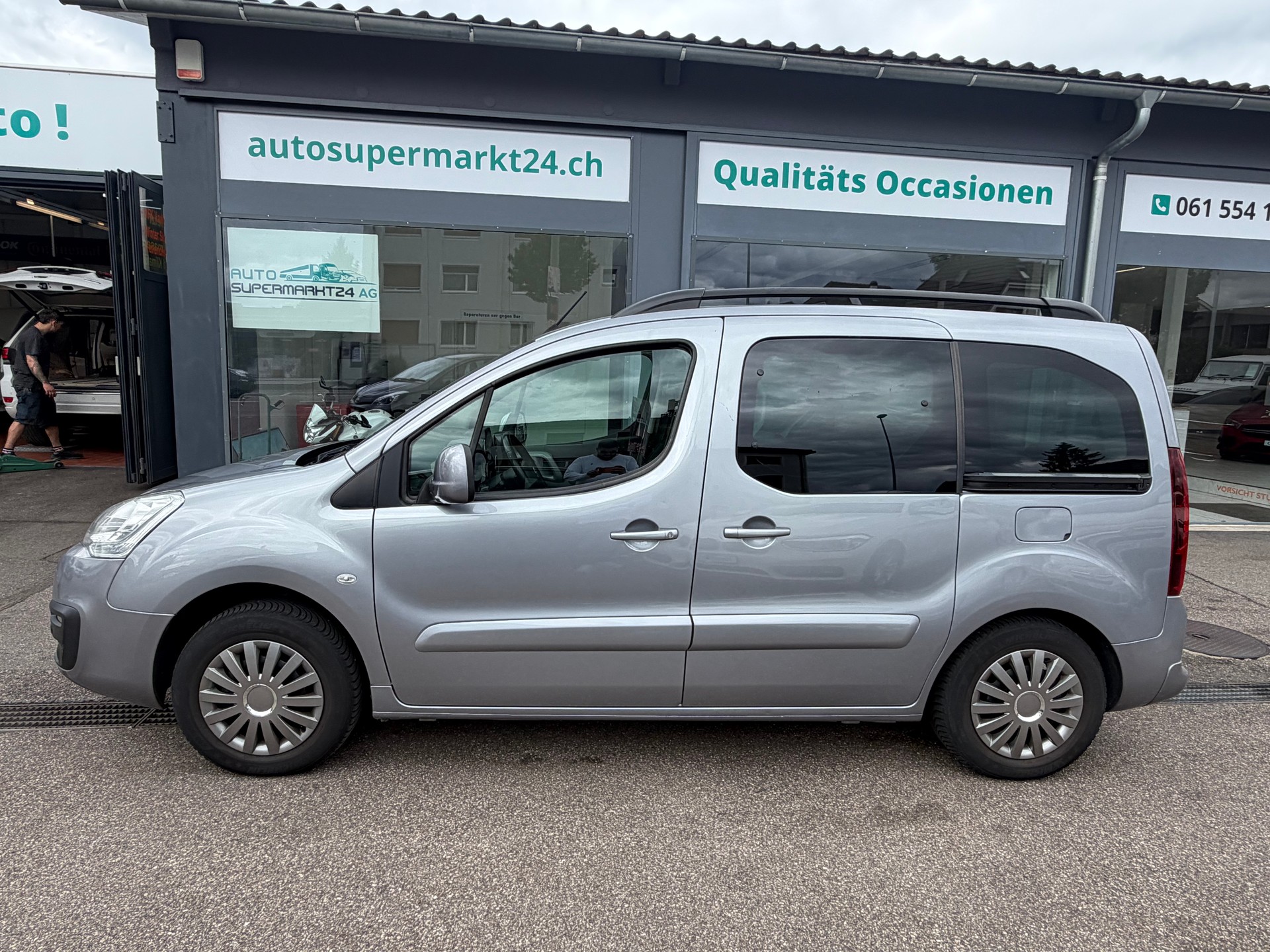 CITROEN Berlingo 1.2i Shine-showroom-element-2