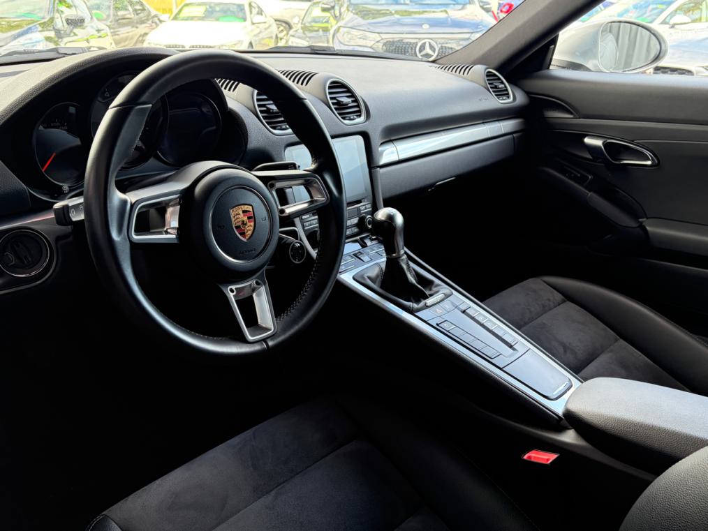 PORSCHE 718 Cayman 2.0-showroom-element-3