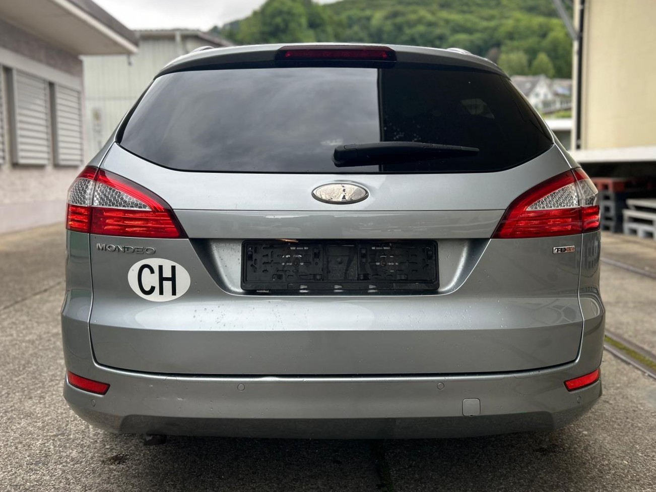 FORD Mondeo 2.0 TDCi 16V Ghia Automatic-showroom-element-3