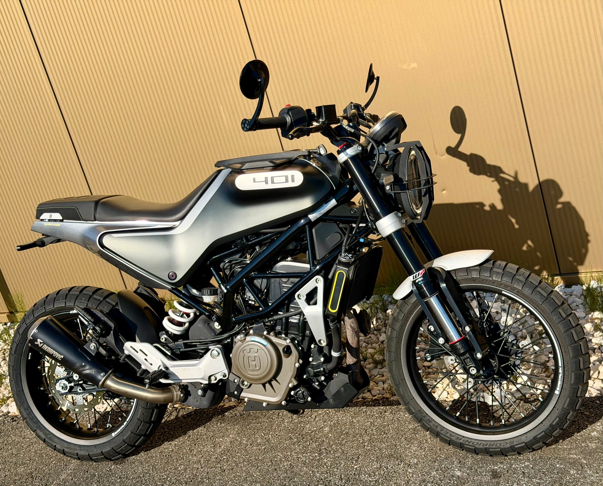 HUSQVARNA Svartpilen 401-image-2