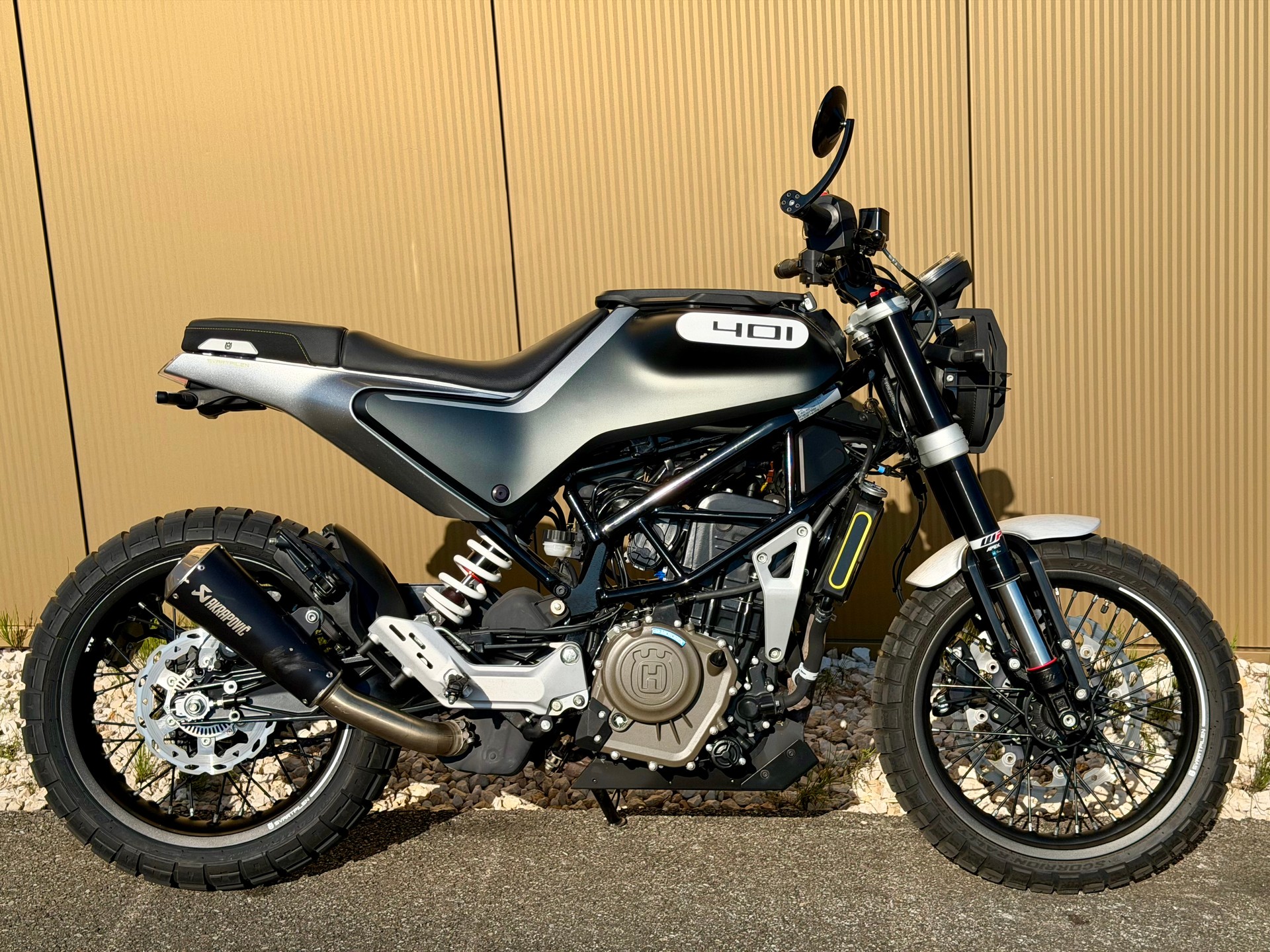 HUSQVARNA Svartpilen 401-image-3