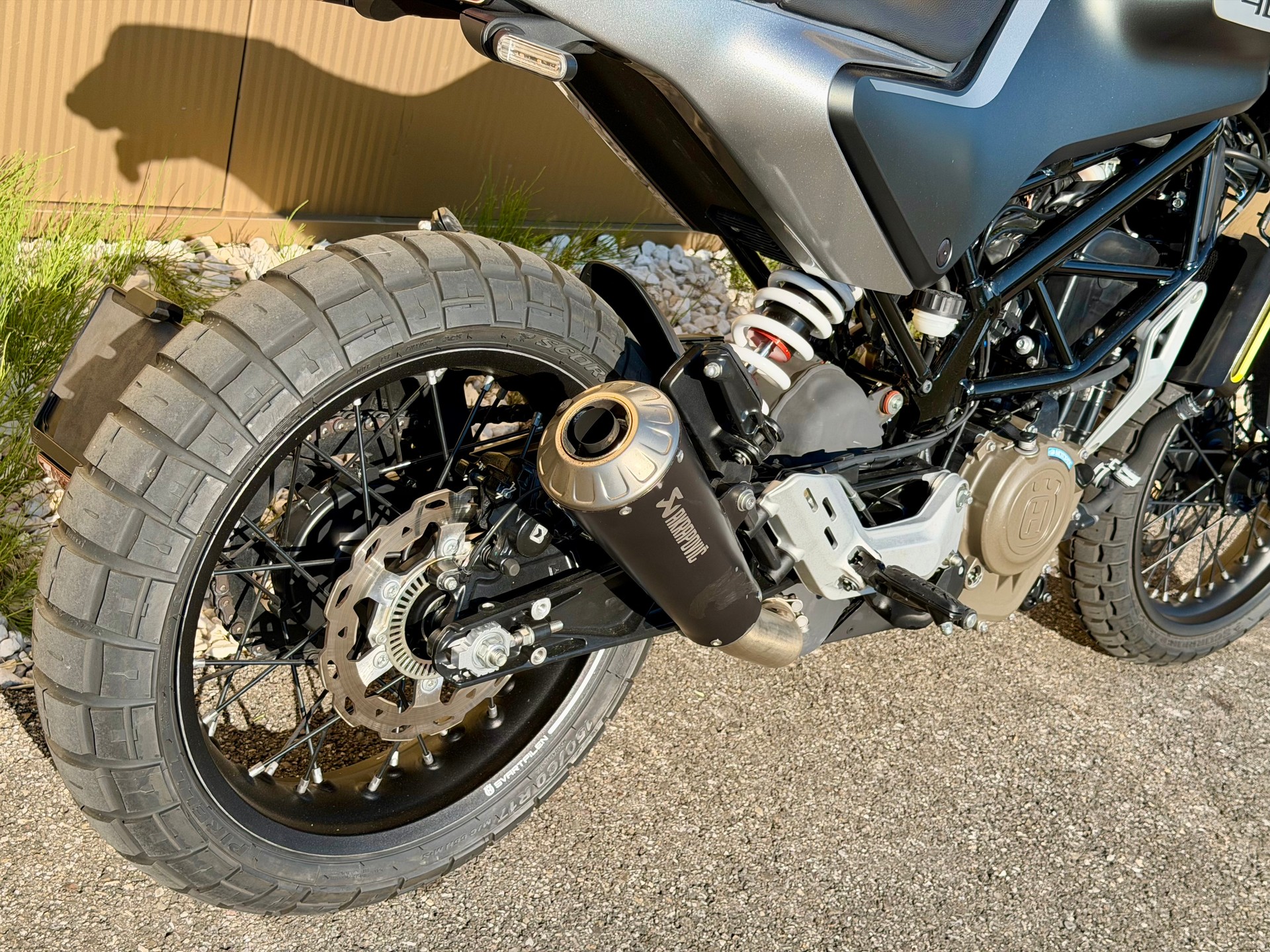 HUSQVARNA Svartpilen 401-image-6