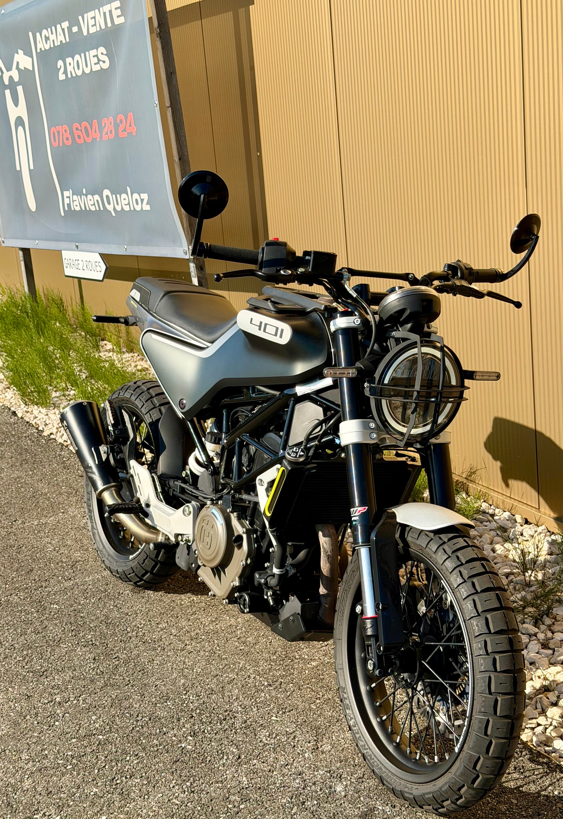 HUSQVARNA Svartpilen 401-image-0