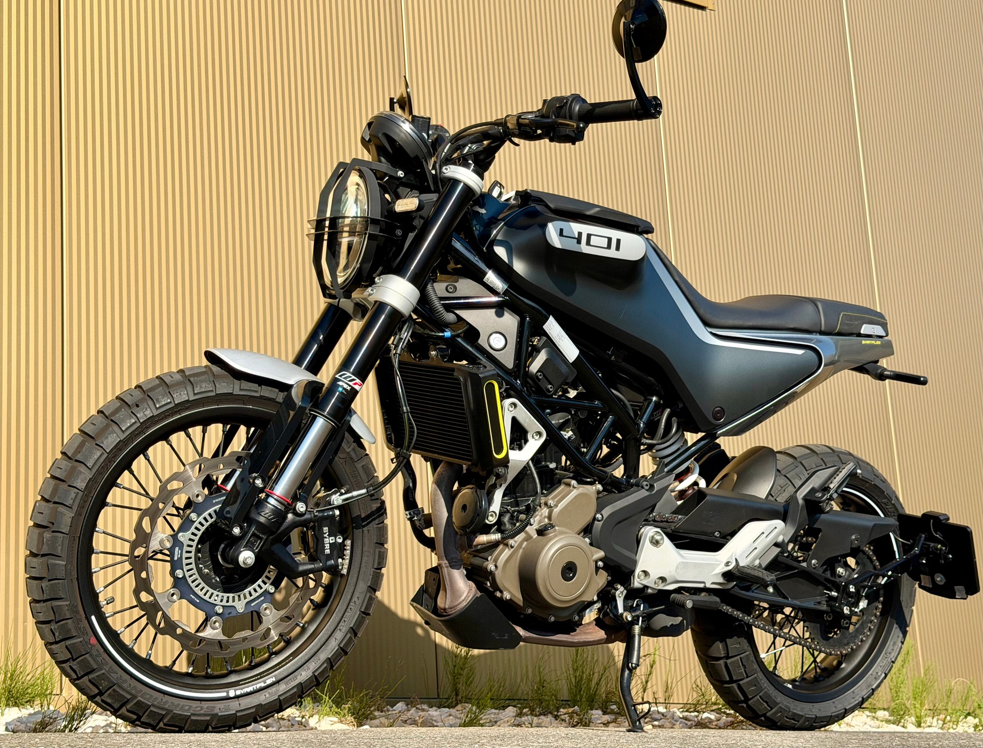 HUSQVARNA Svartpilen 401-image-9