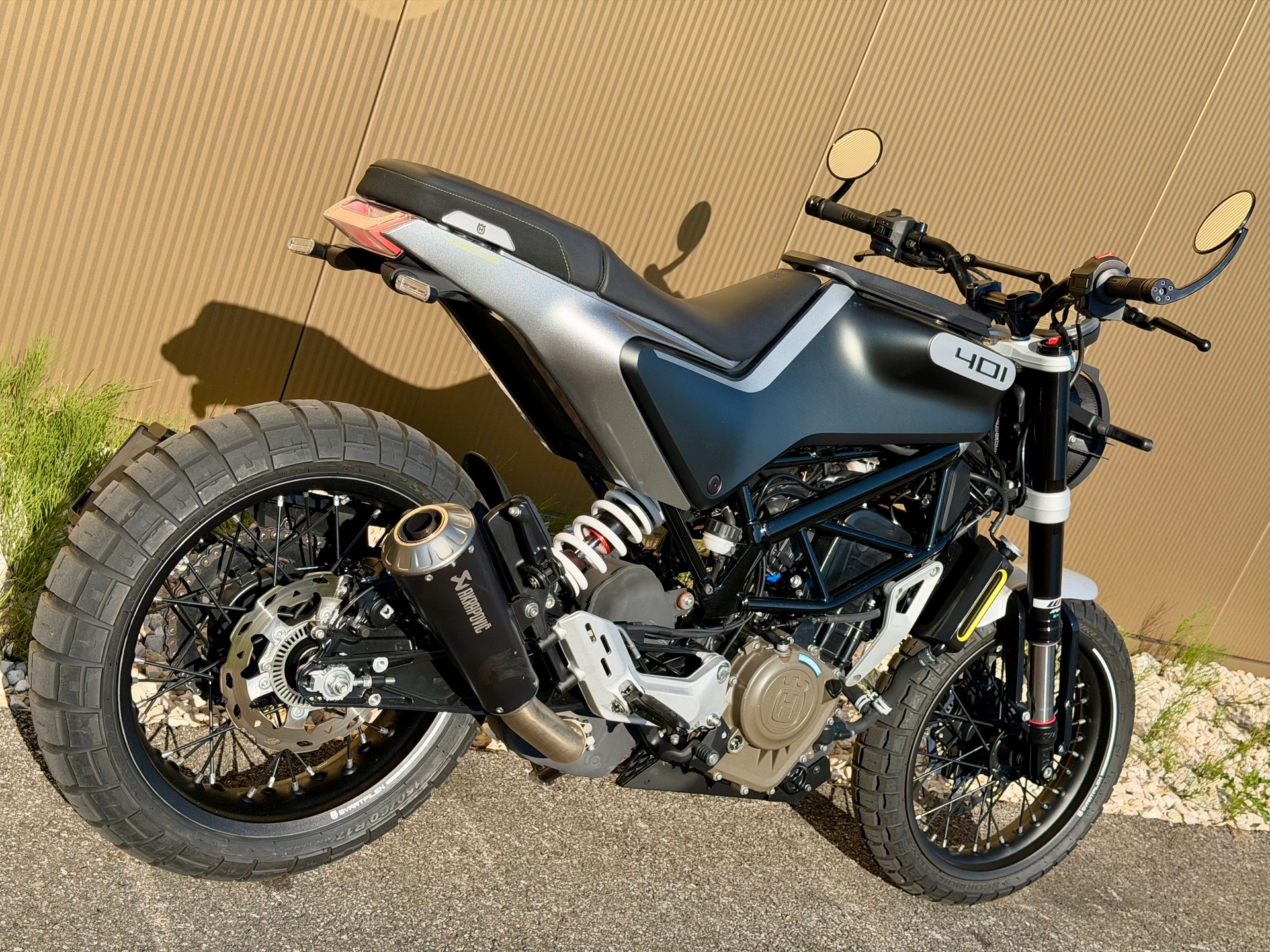 HUSQVARNA Svartpilen 401-image-4
