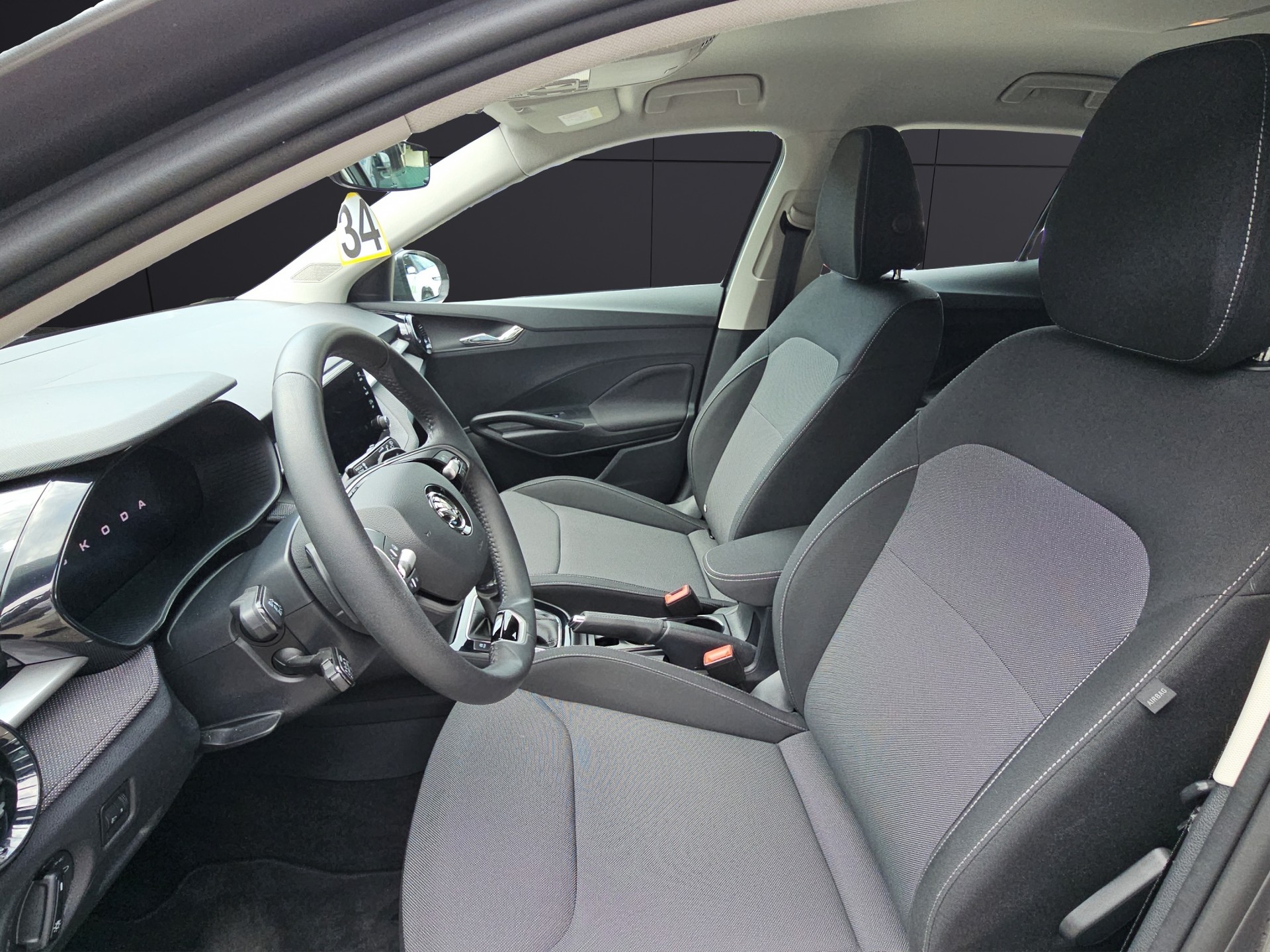 SKODA Fabia 1.0 TSI Selection DSG-image-9
