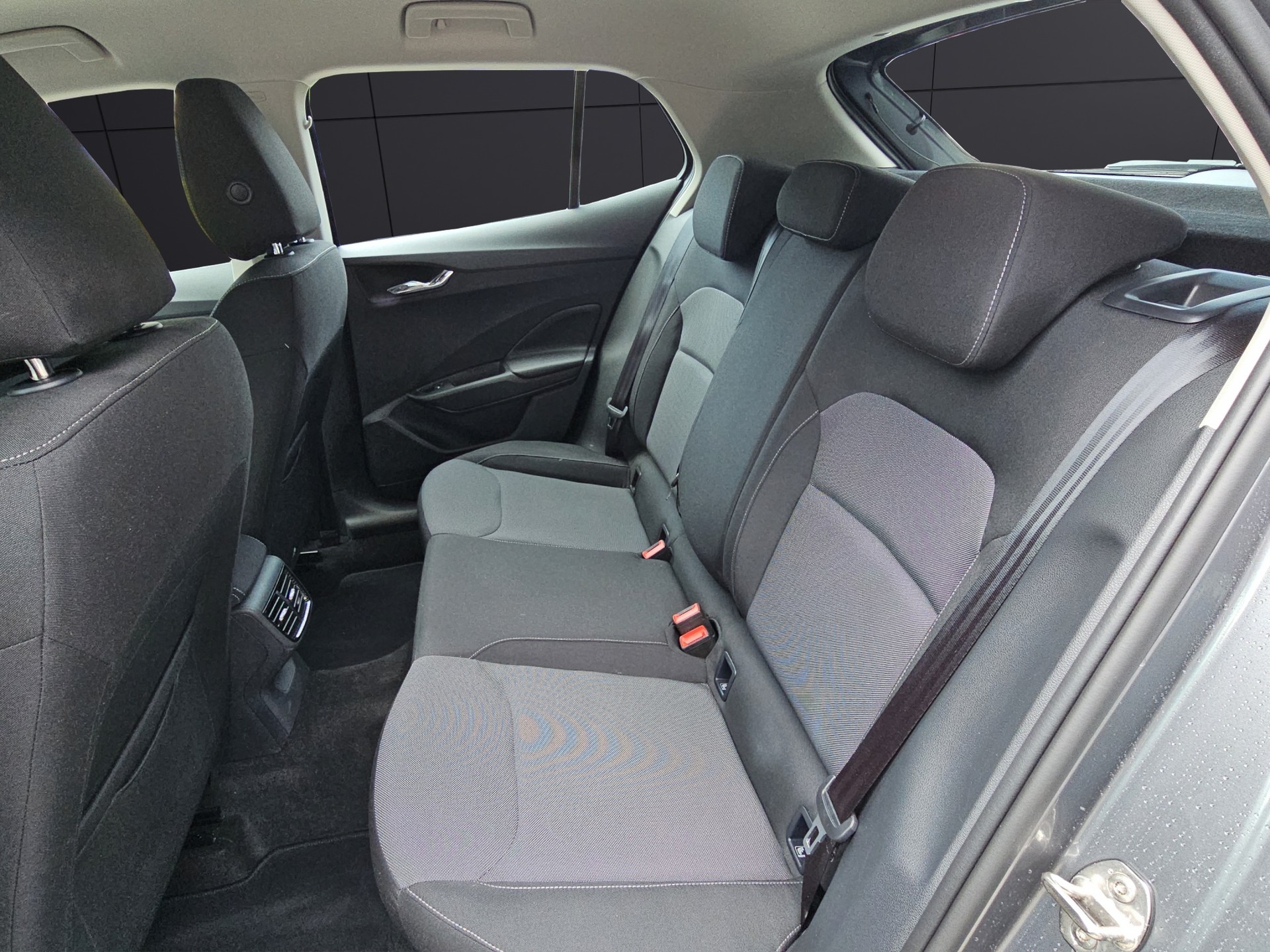 SKODA Fabia 1.0 TSI Selection DSG-image-10