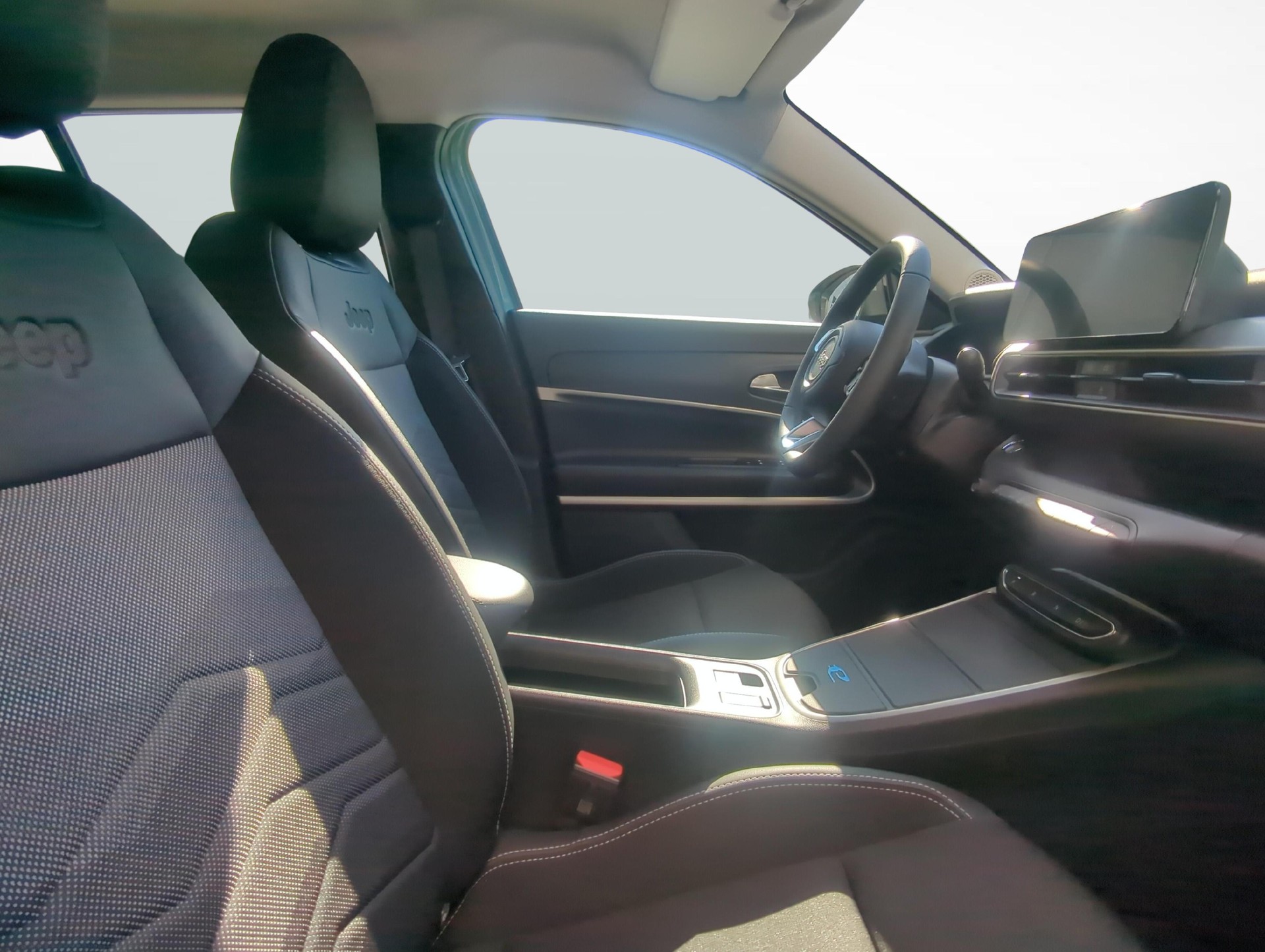 JEEP Avenger Altitude-image-10