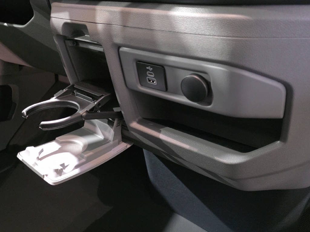 FORD Transit Custom Van 320 L1 2.5 Duratec 233 PS Trend PHEV-image-11