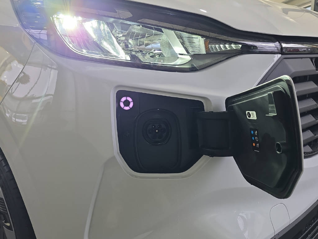 FORD Transit Custom Van 320 L1 2.5 Duratec 233 PS Trend PHEV-image-18