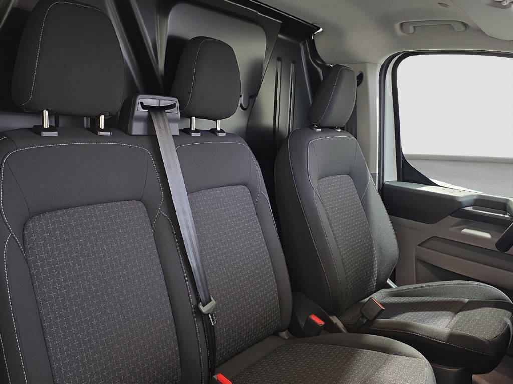 FORD Transit Custom Van 320 L1 2.5 Duratec 233 PS Trend PHEV-image-13