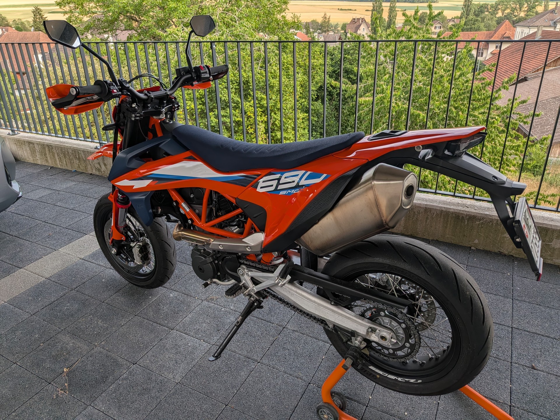 KTM 690 SMC R-image-3