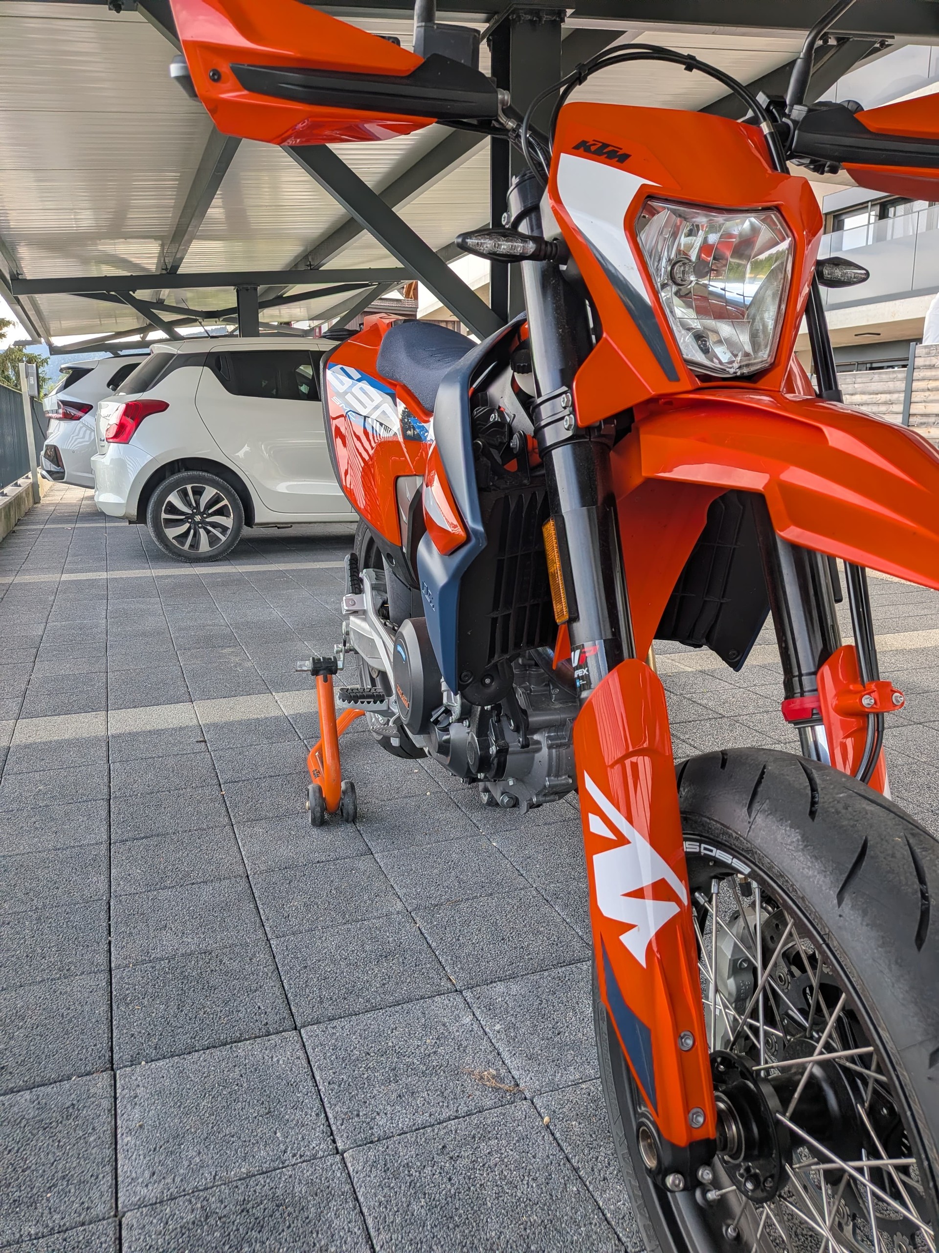 KTM 690 SMC R-image-4