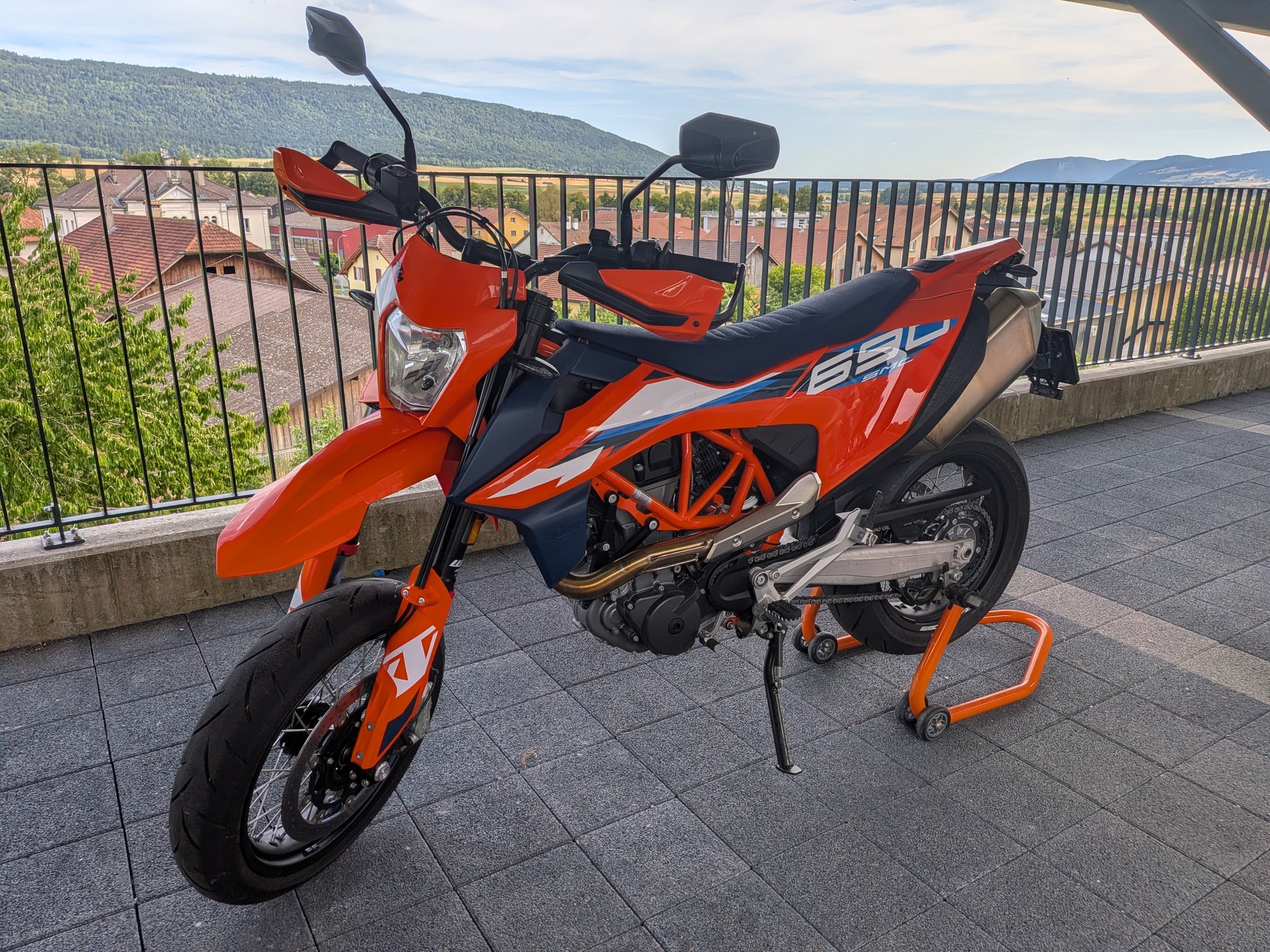 KTM 690 SMC R-image-1