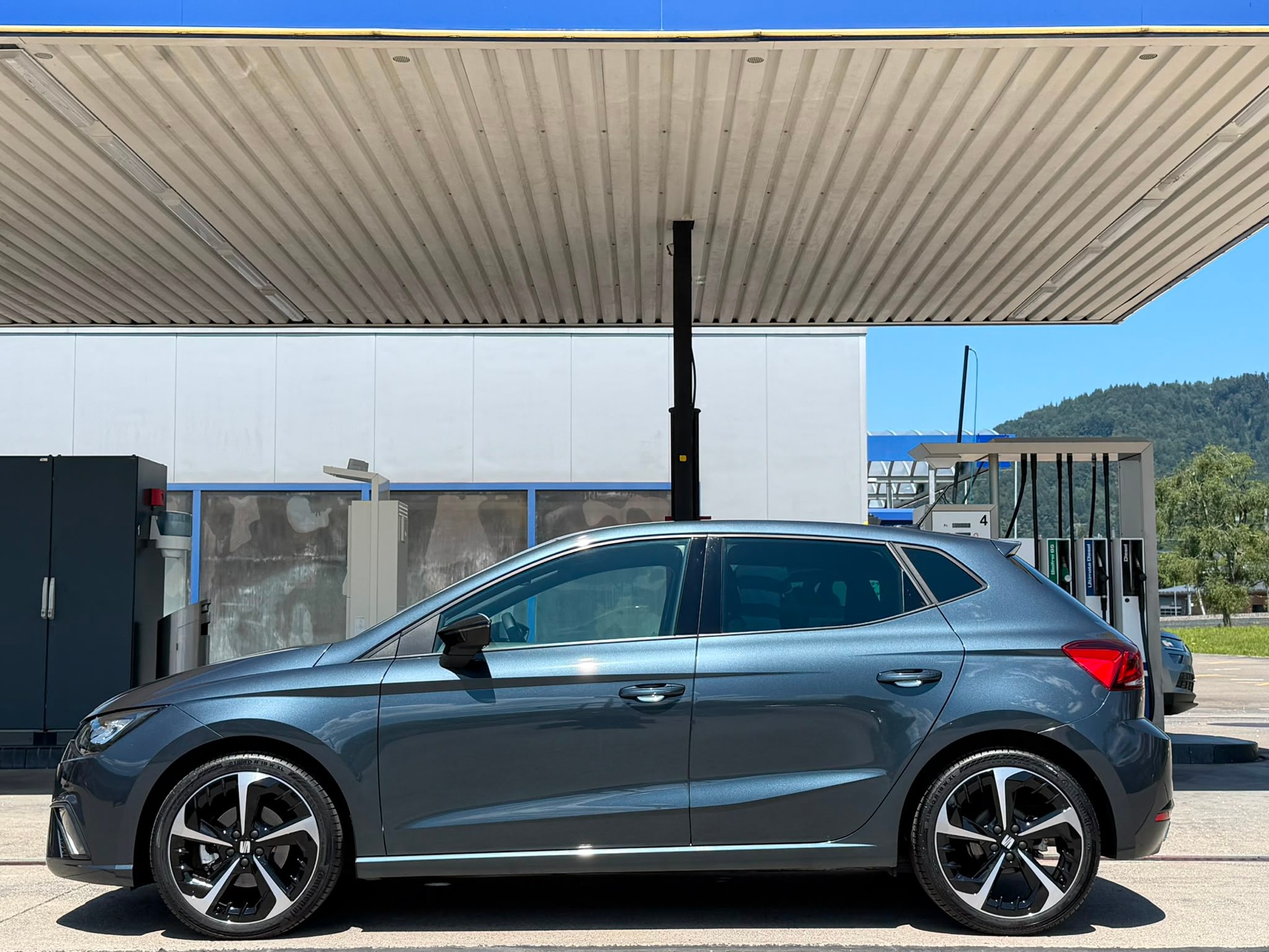 SEAT Ibiza 1.0 EcoTSI FR DSG *Neuwertiger Zustand**ACC**Rückfahrkamera**Klimaautomatik**Apple/Android Carplay*-showroom-element-3