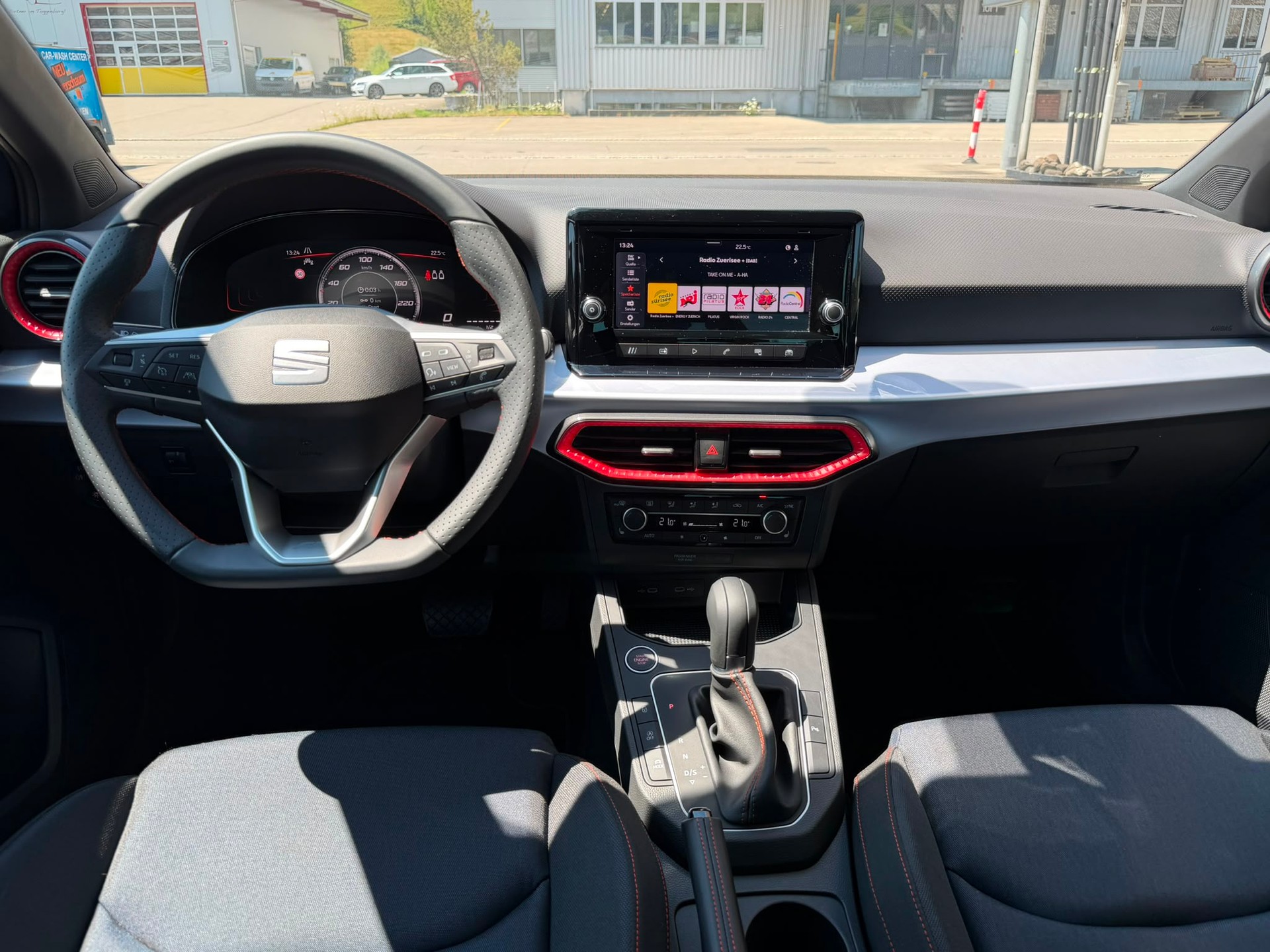 SEAT Ibiza 1.0 EcoTSI FR DSG *Neuwertiger Zustand**ACC**Rückfahrkamera**Klimaautomatik**Apple/Android Carplay*-image-8