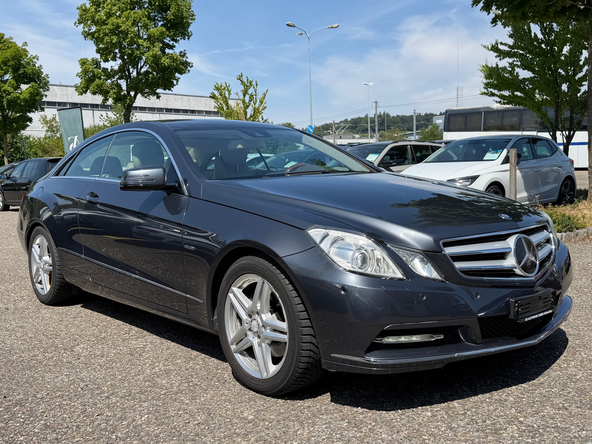 MERCEDES-BENZ E 350 CDI BlueEfficiency 7G-Tronic-showroom-element-2