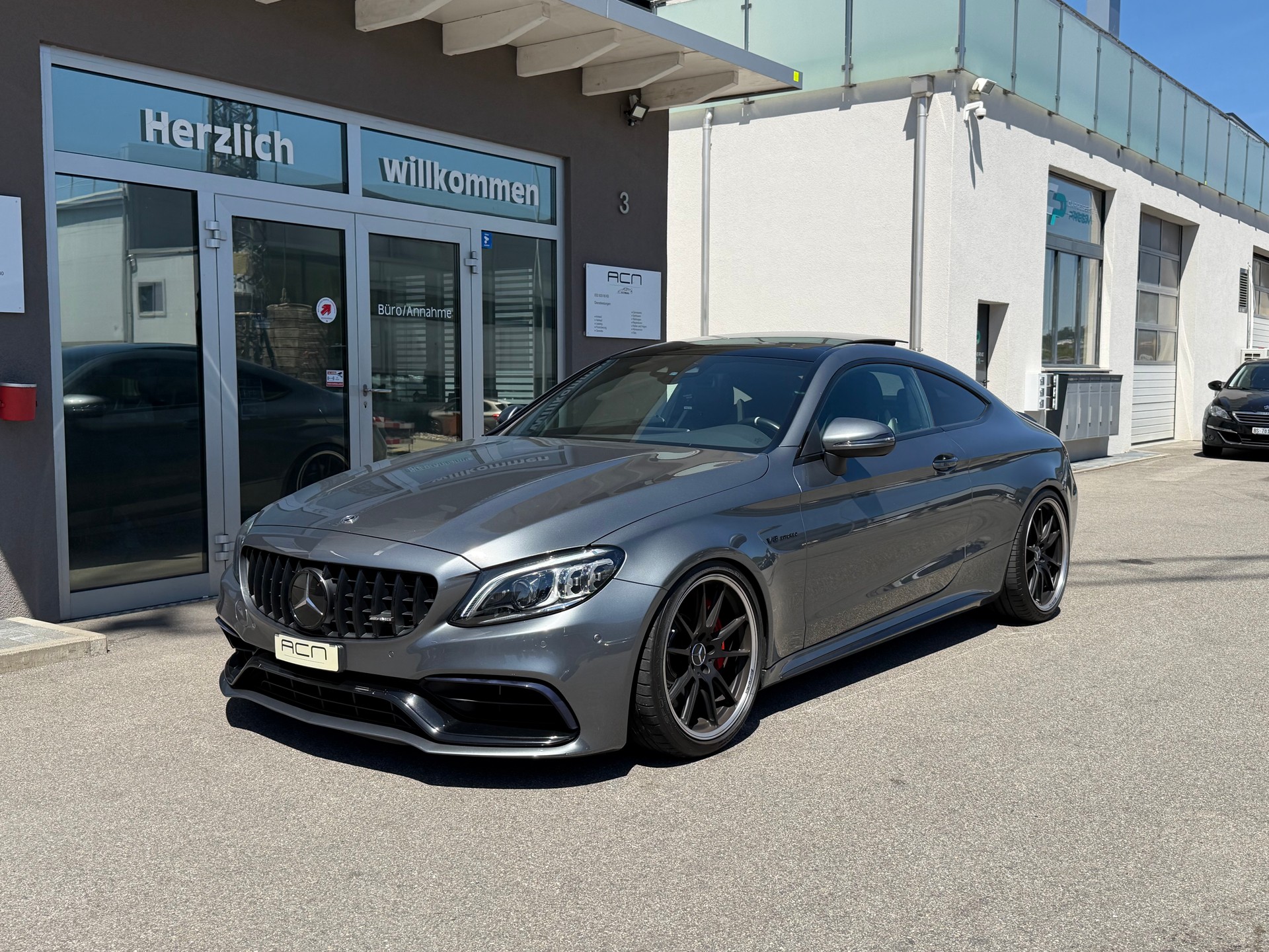 MERCEDES-BENZ C 63 S AMG 9G-tronic-showroom-element-3