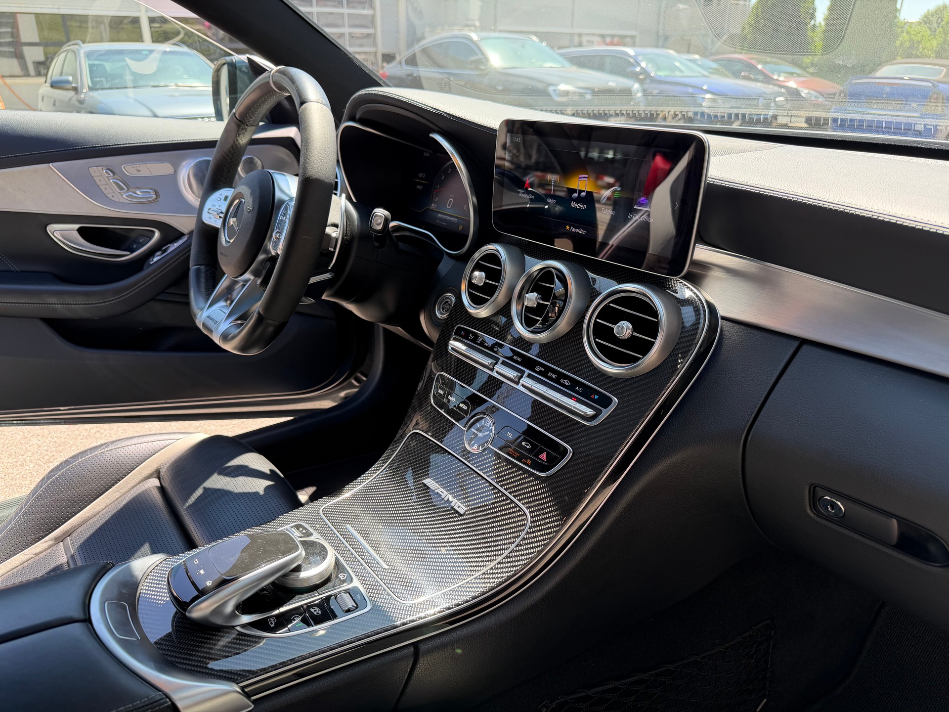 MERCEDES-BENZ C 63 S AMG 9G-tronic-image-16
