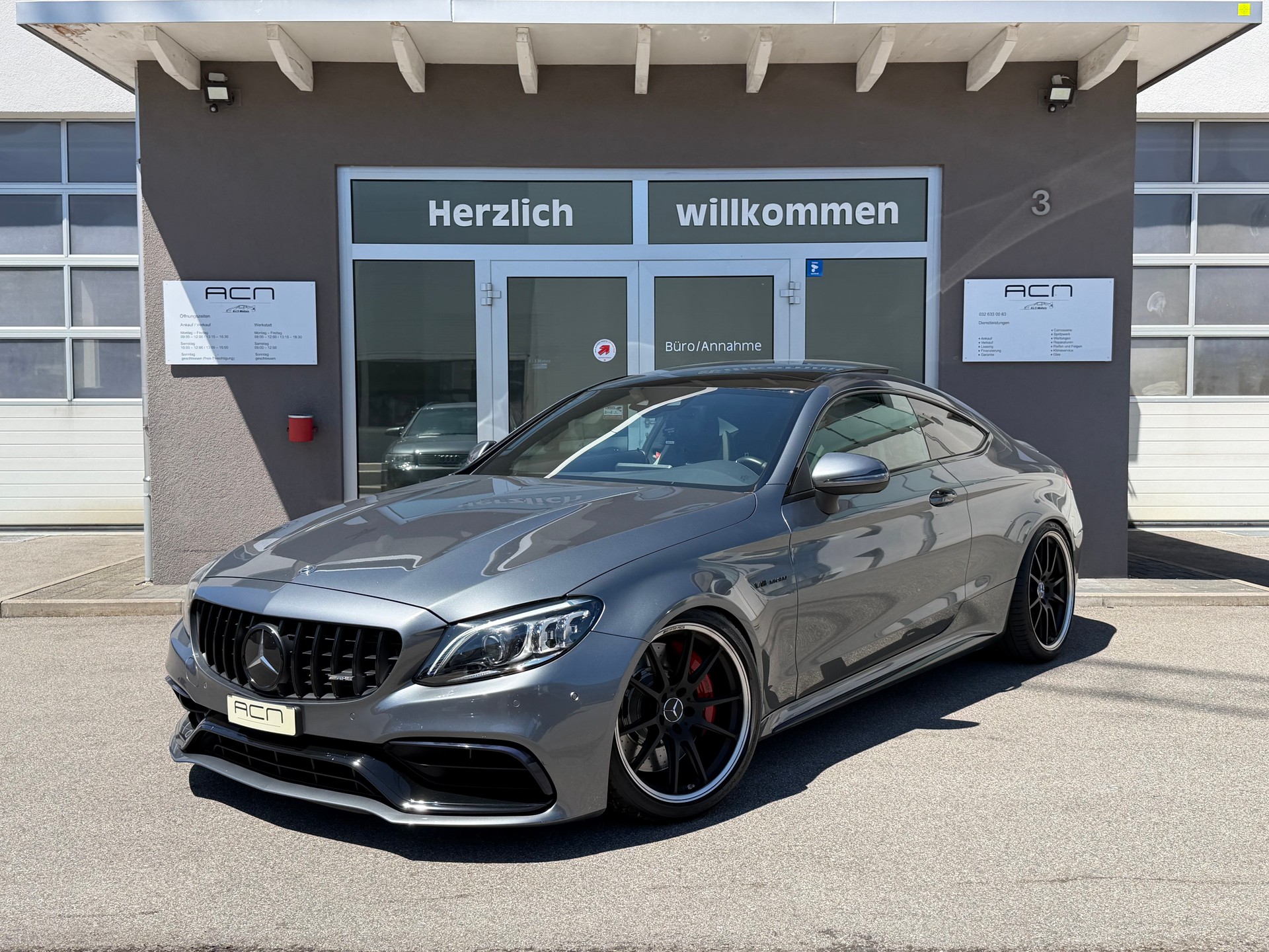 MERCEDES-BENZ C 63 S AMG 9G-tronic-showroom-element-1