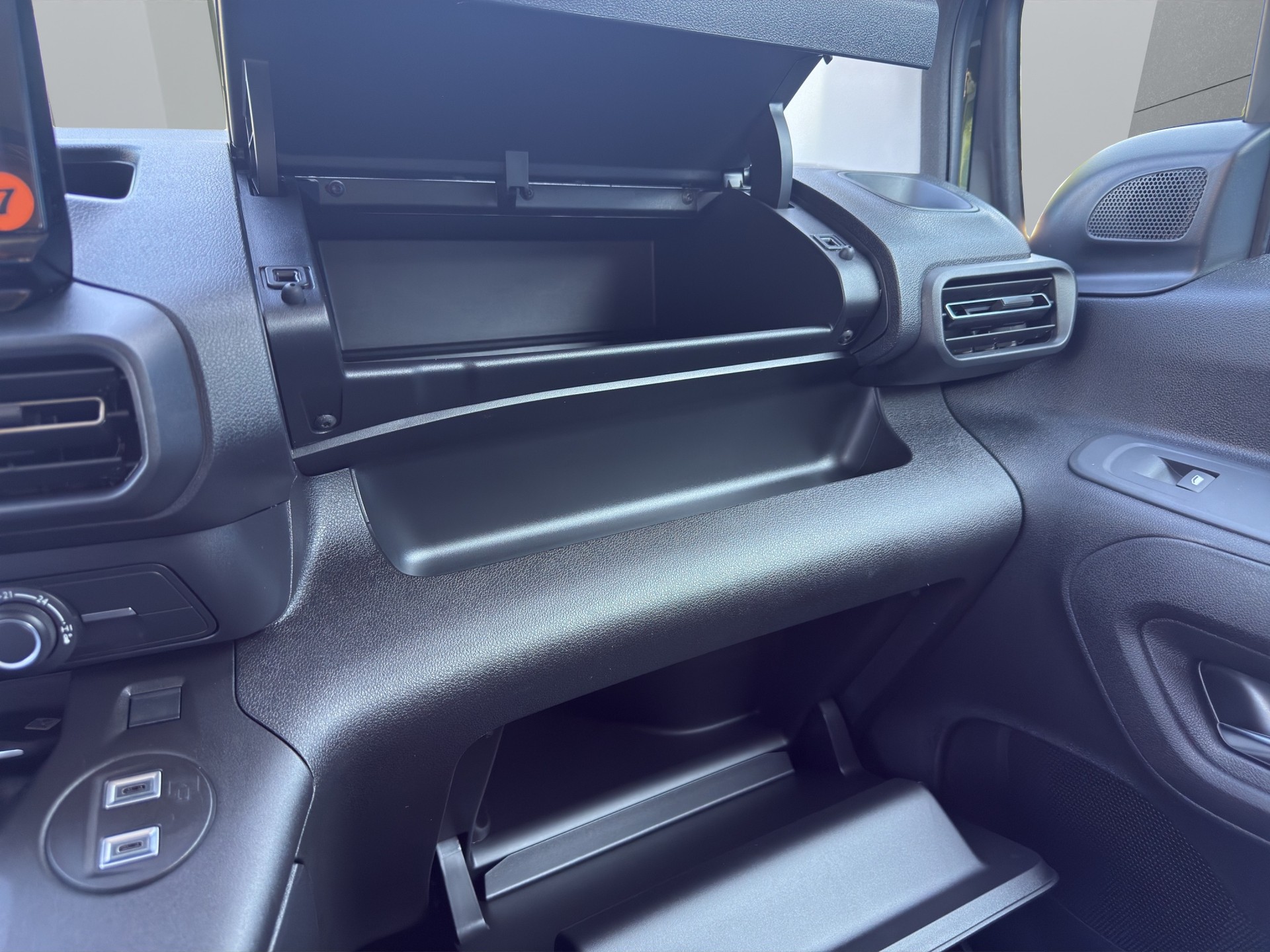 CITROEN Berlingo XL 1.5 BlueHDi 130 Tonic-image-23