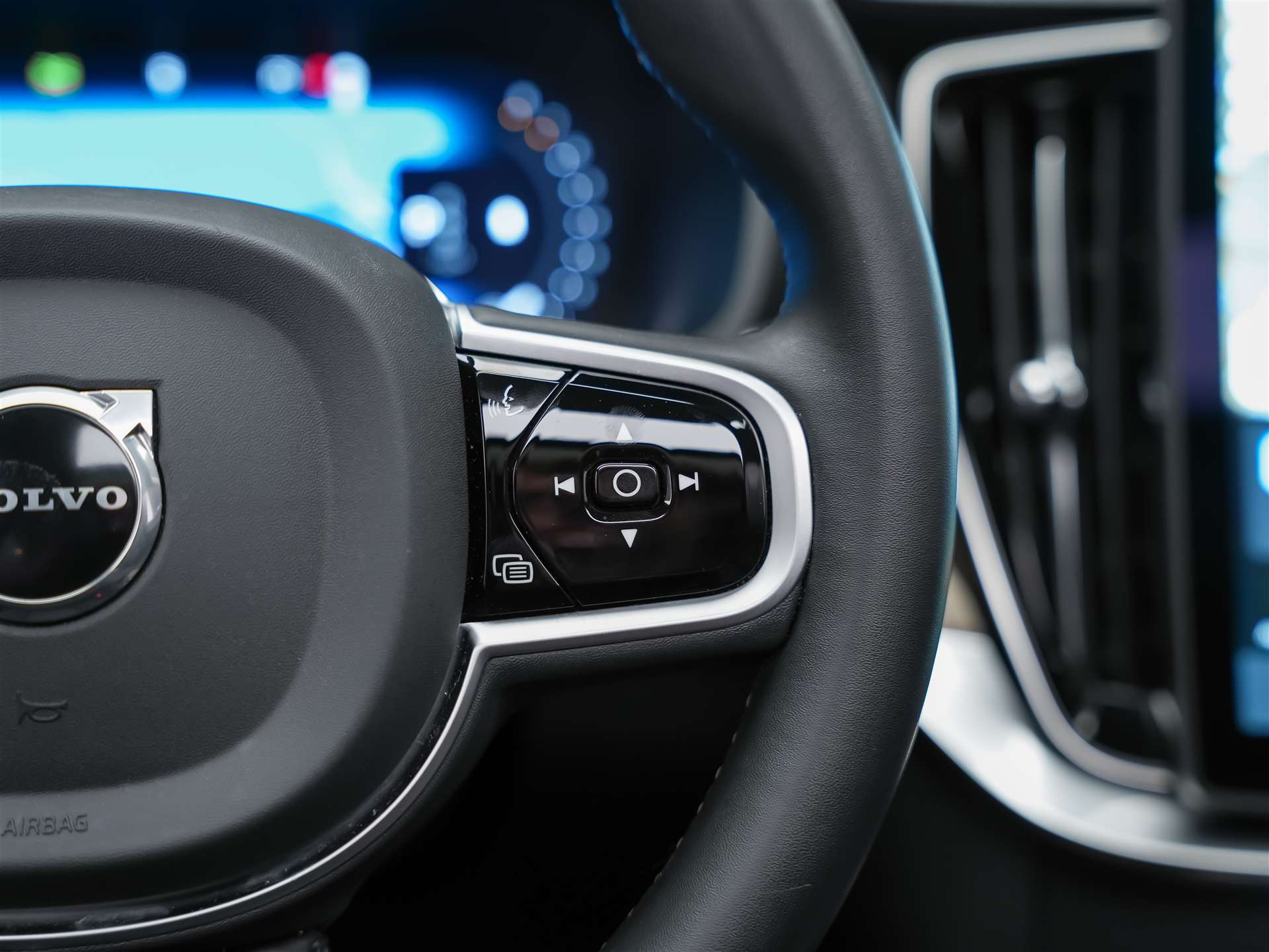 VOLVO XC90 B5 AWD Plus Bright Geartronic *Facelift*7 Sitze*Panorama*-image-32