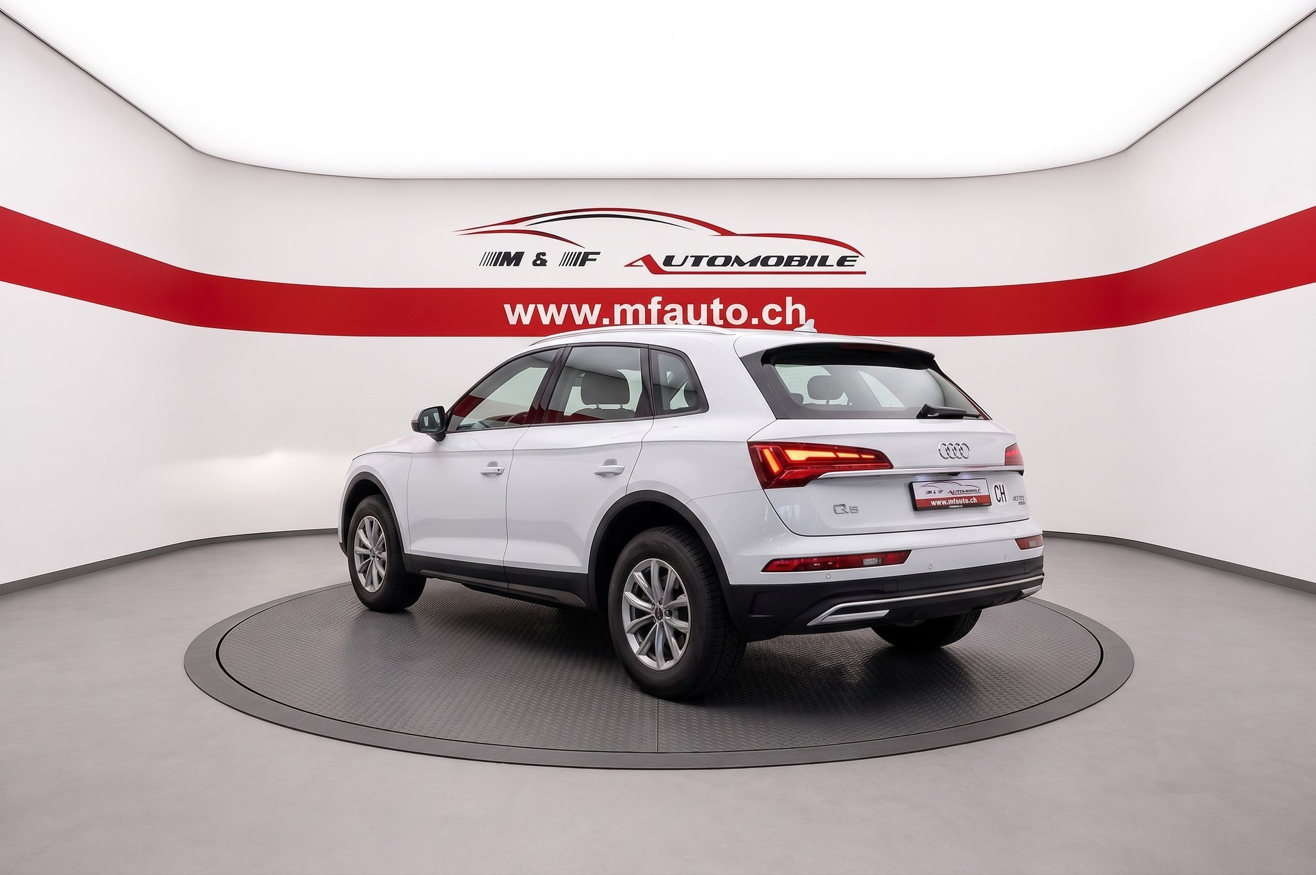 AUDI Q5 2.0 40 TDI quattro S-Tronic-showroom-element-3